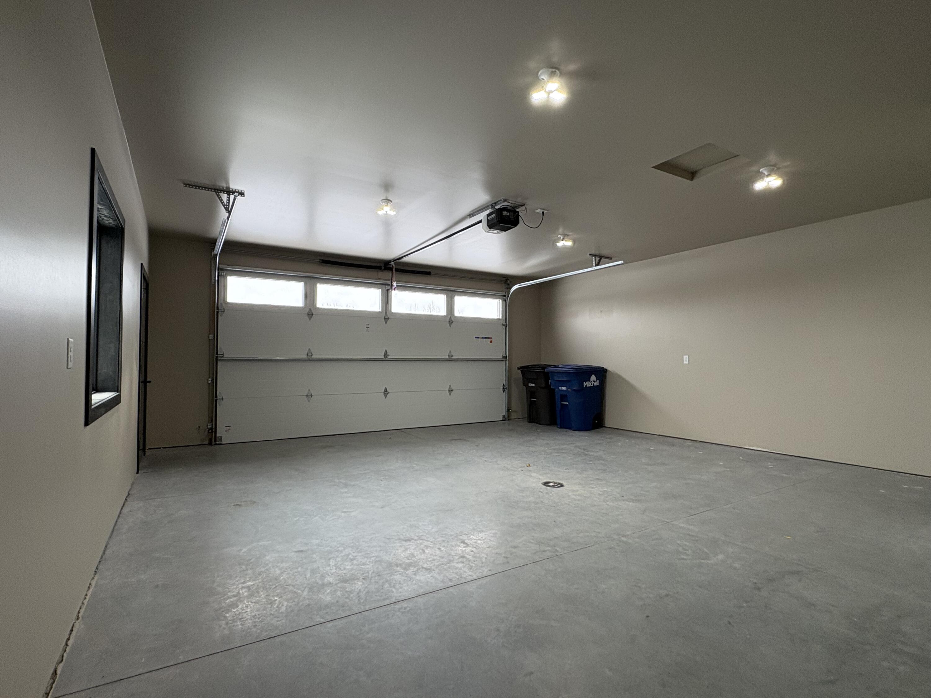 1825 or 1827 Snead Ave