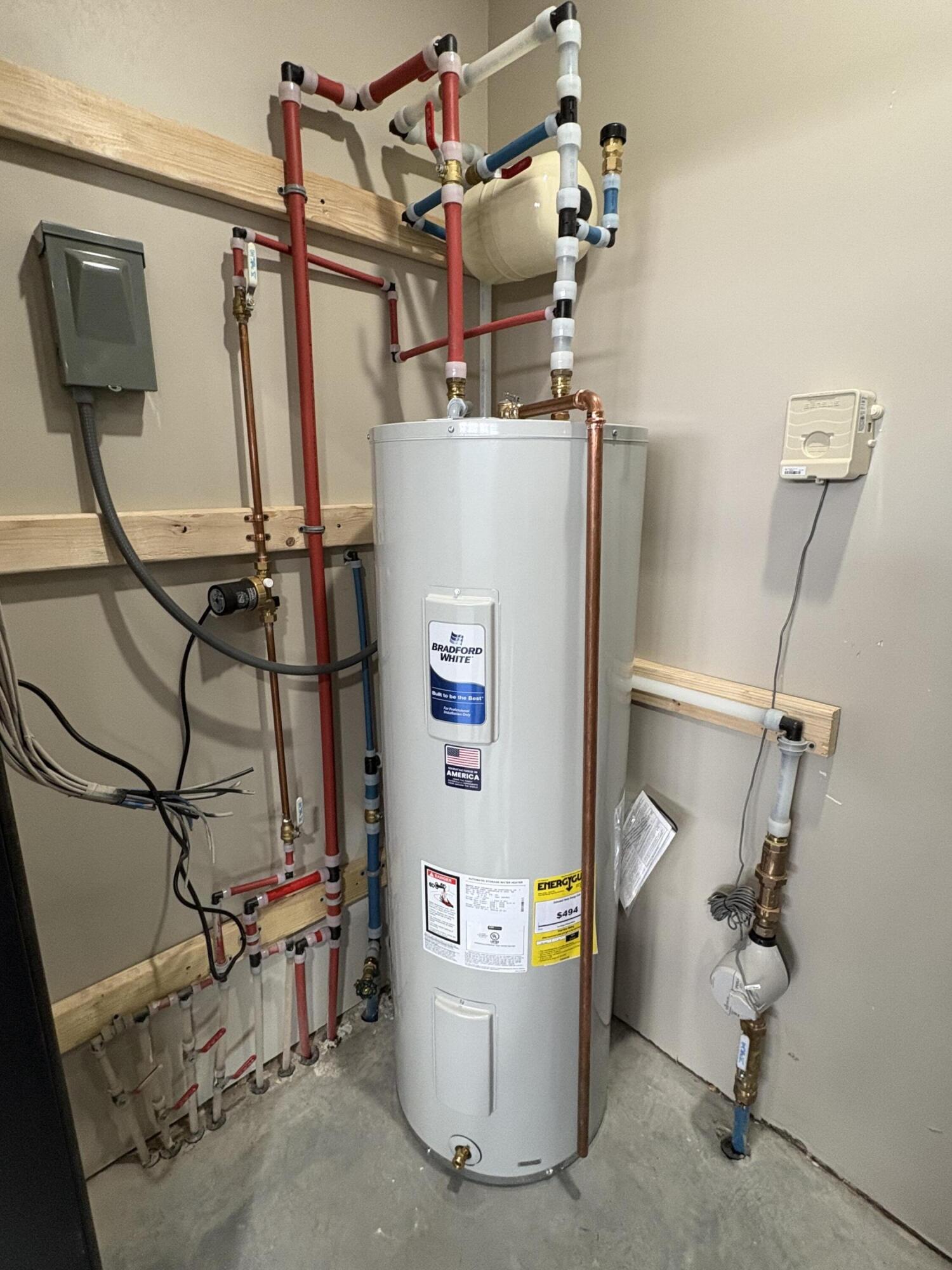 1825 or 1827 Snead Ave