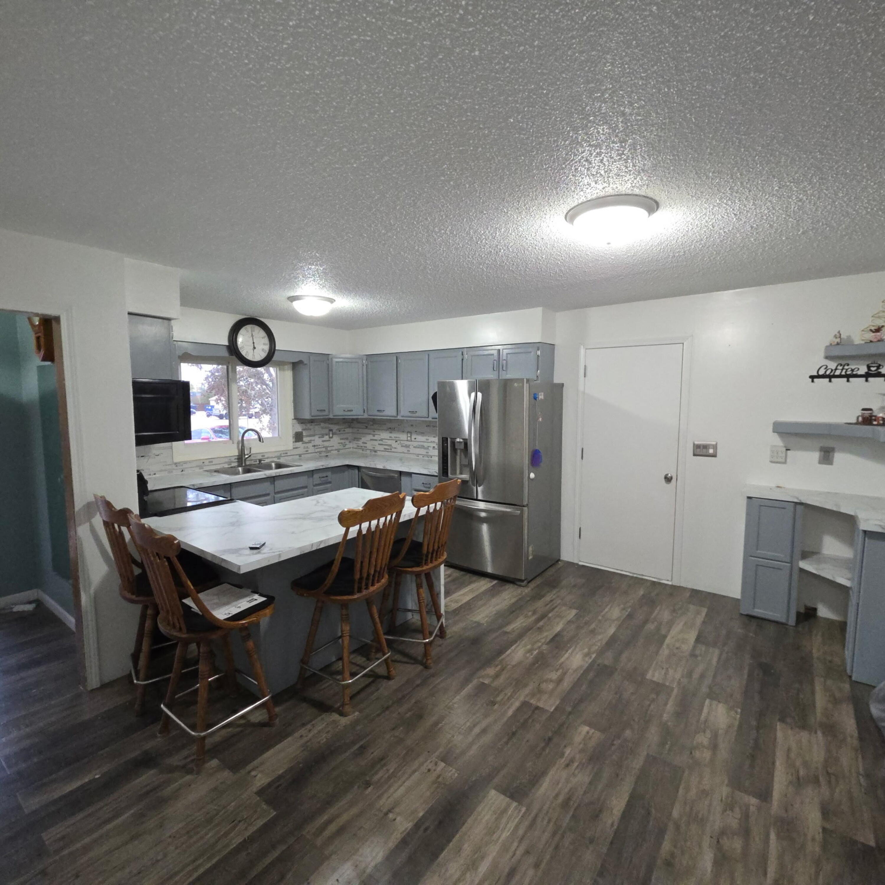 211 W 15th Ave