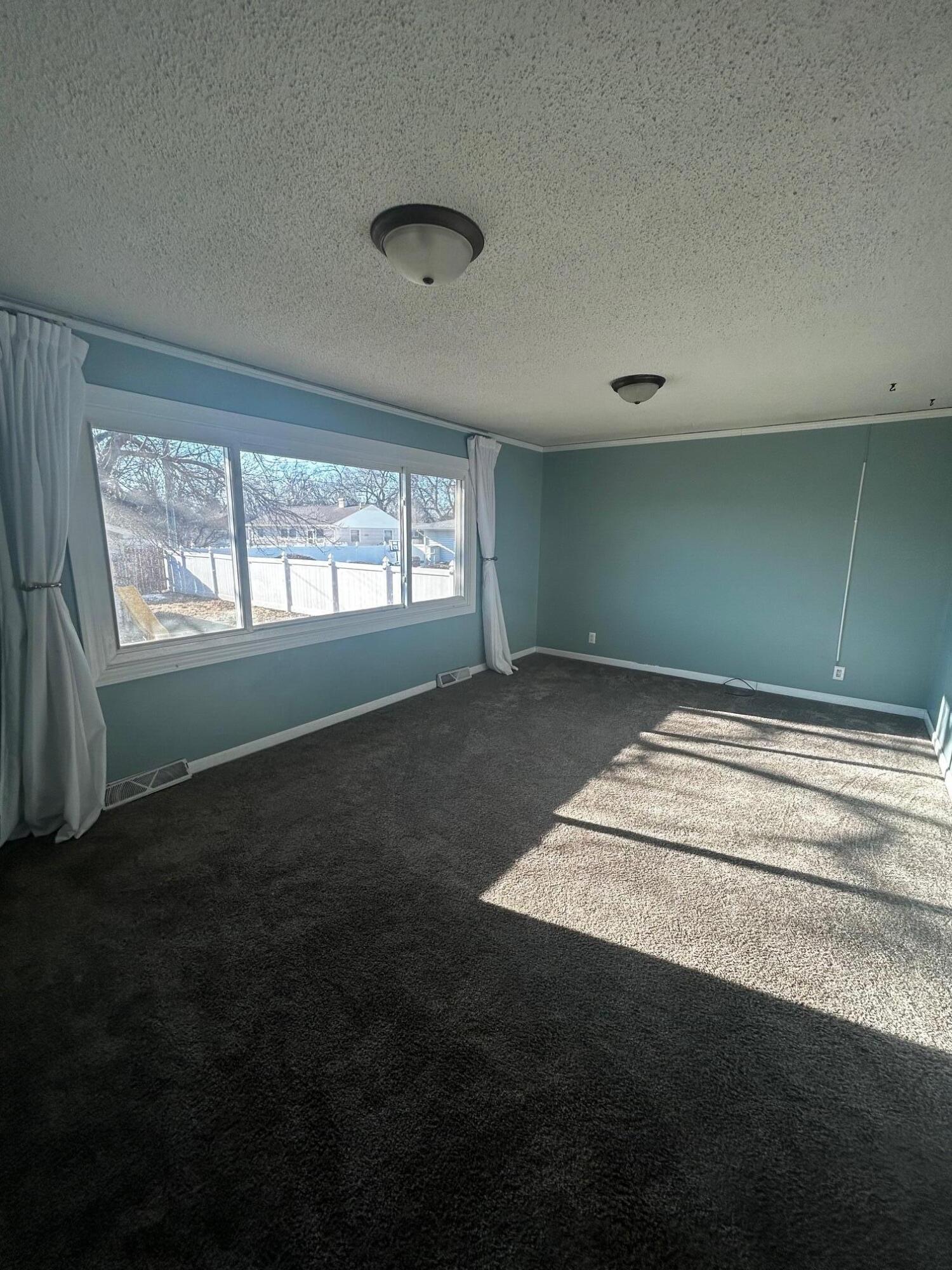 211 W 15th Ave