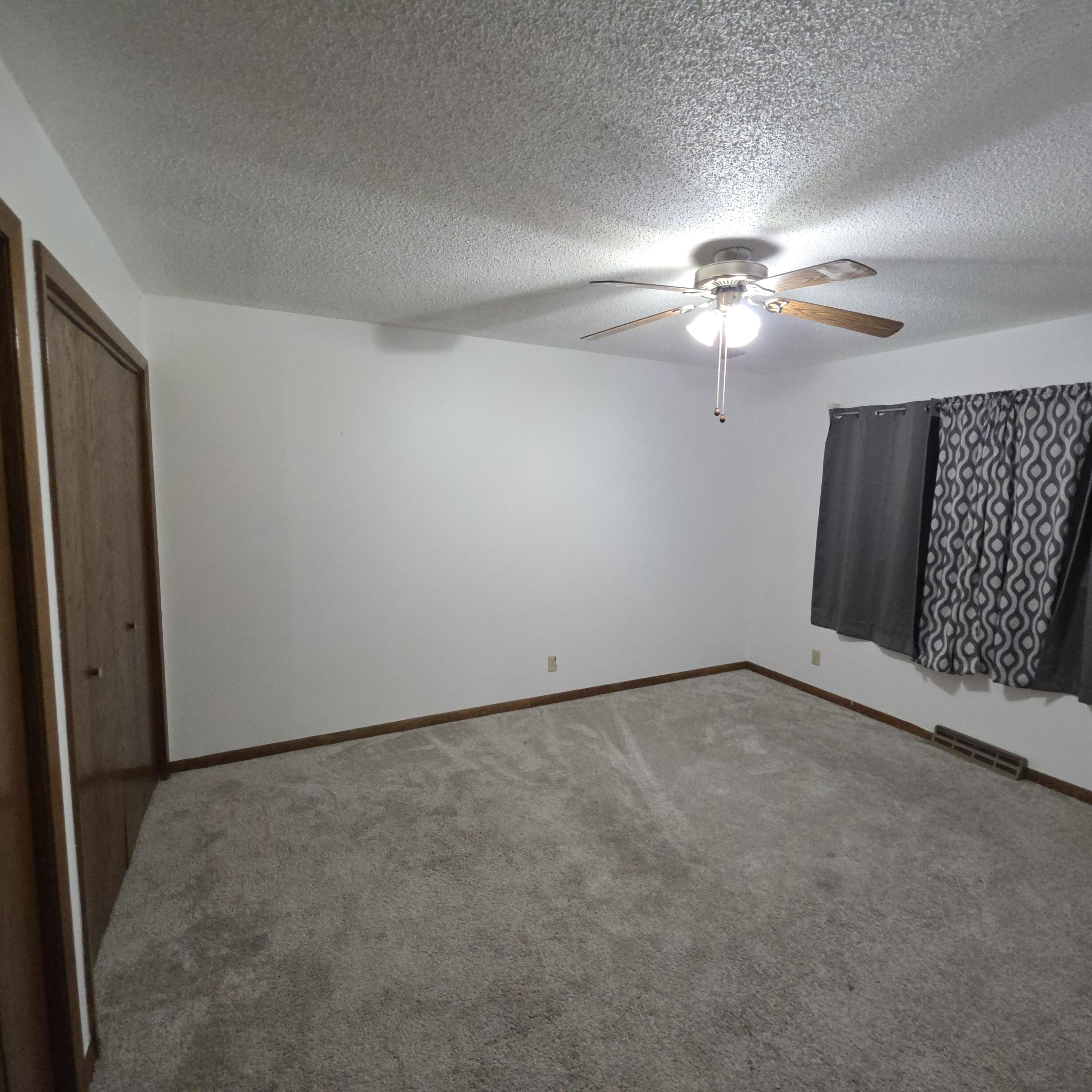 211 W 15th Ave