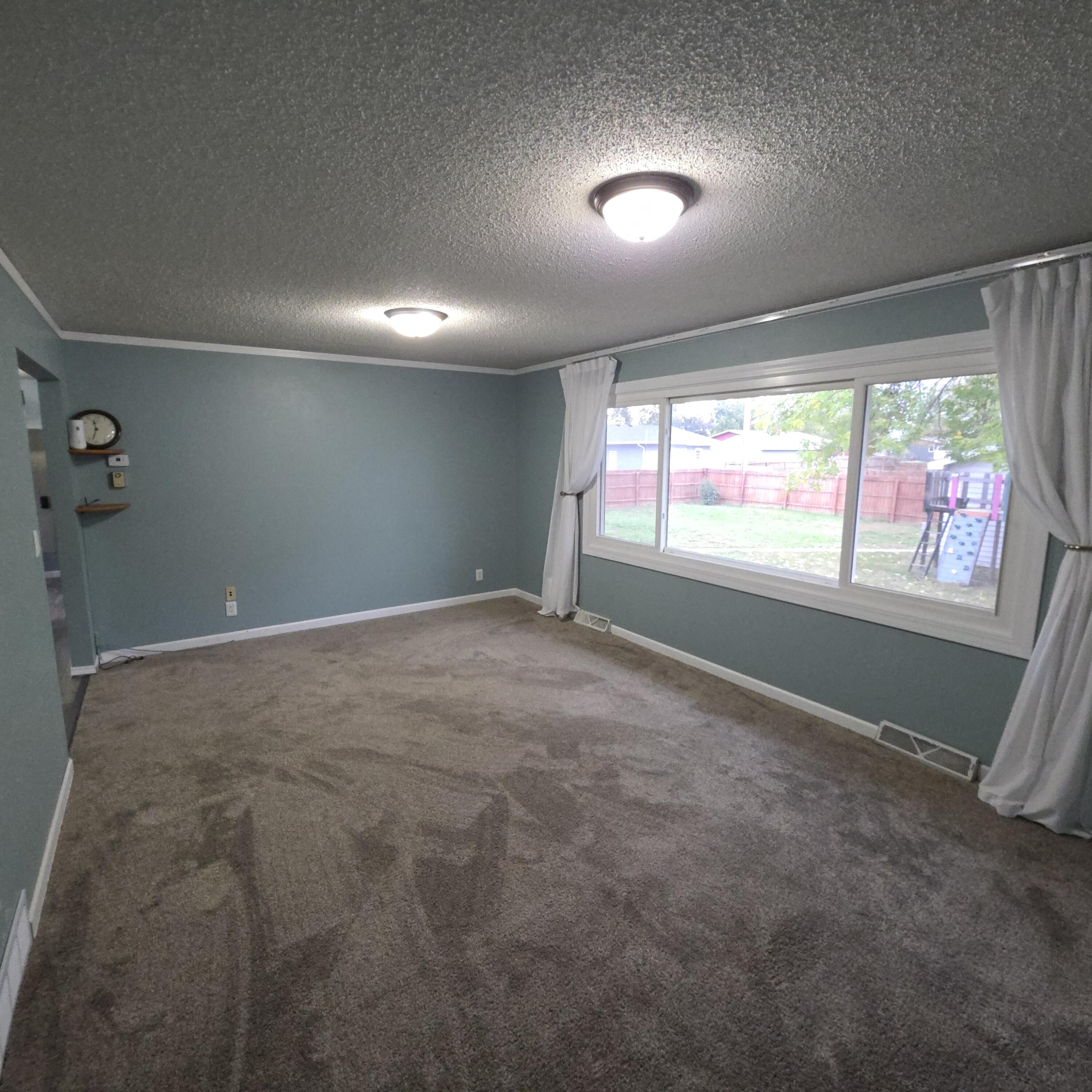 211 W 15th Ave