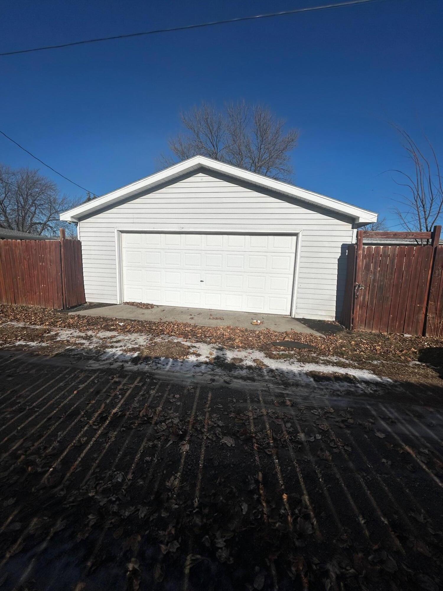 211 W 15th Ave