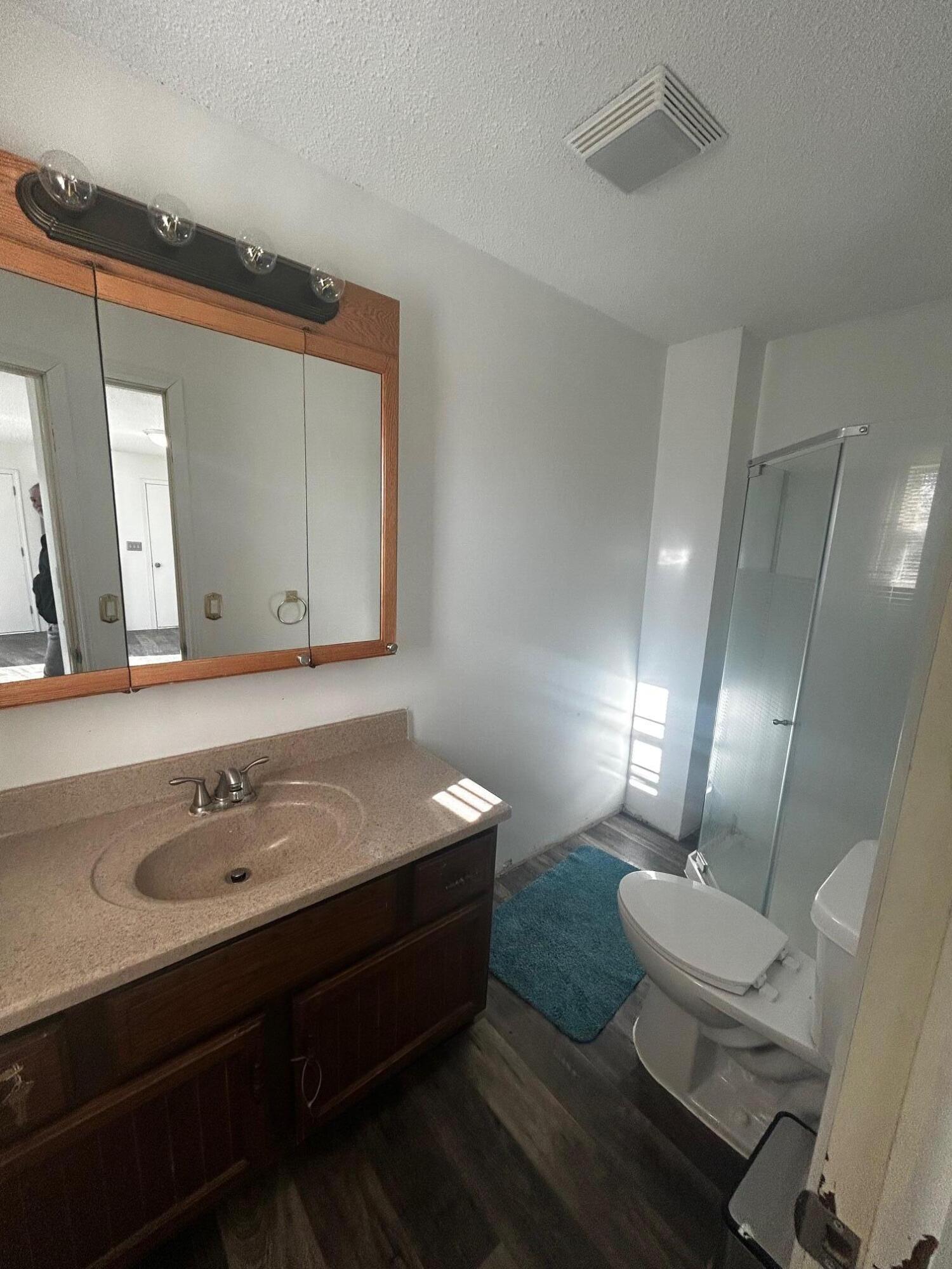 211 W 15th Ave