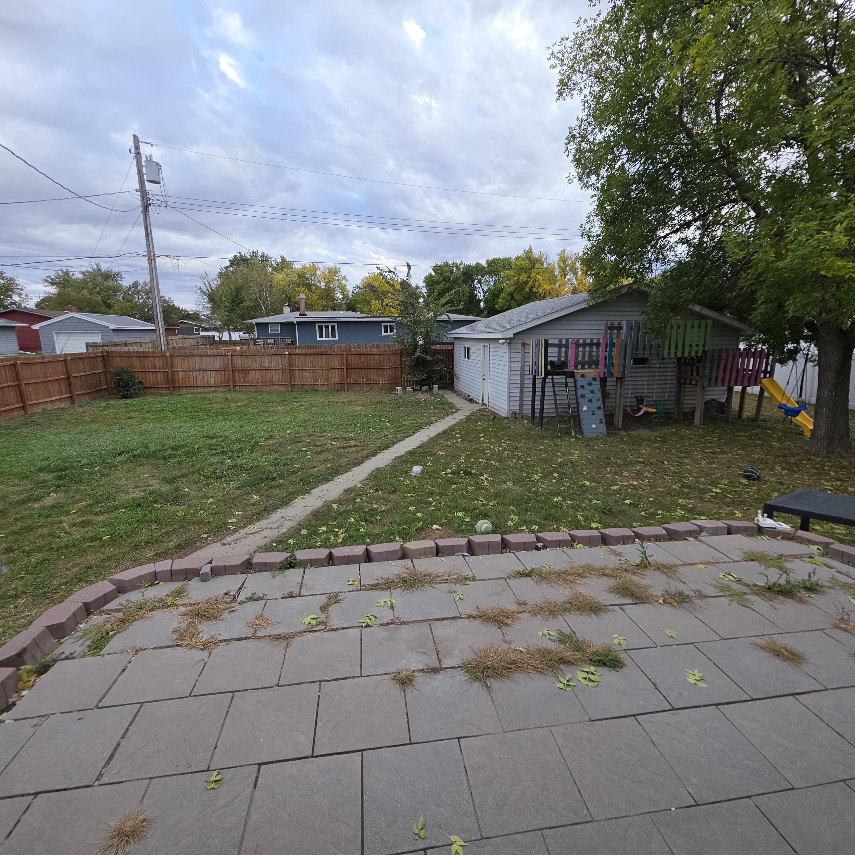 211 W 15th Ave