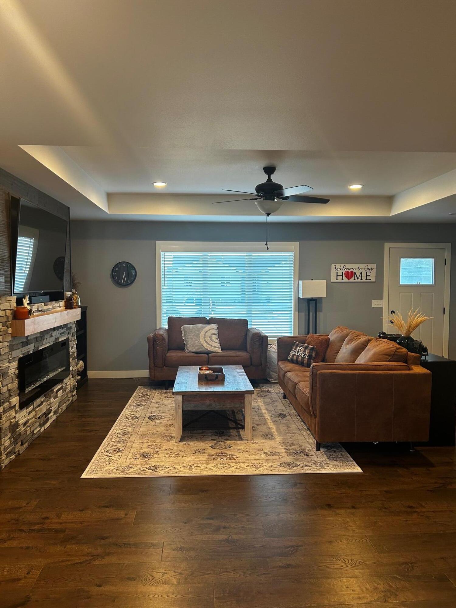 1528 Country Dr
