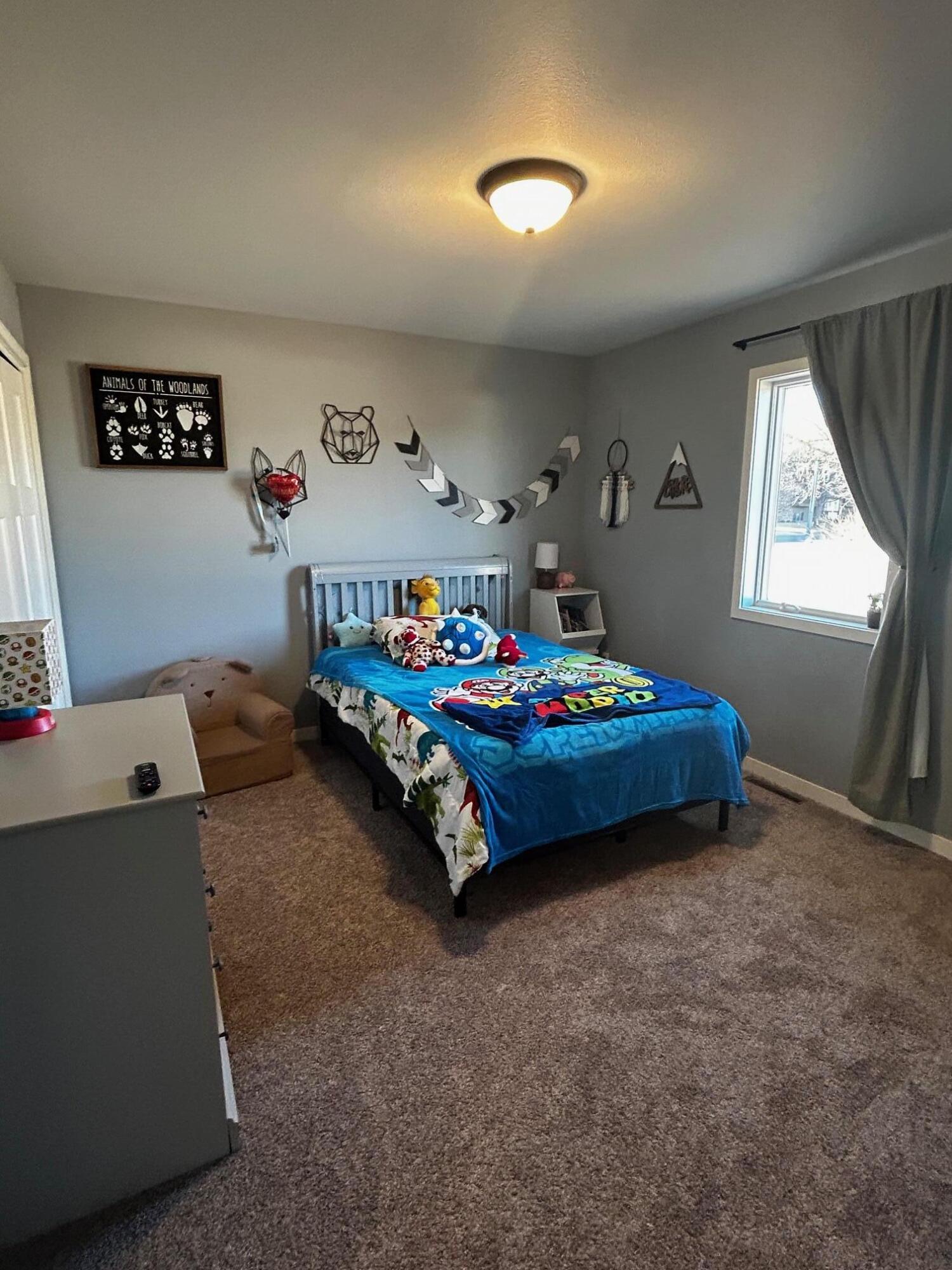 1528 Country Dr
