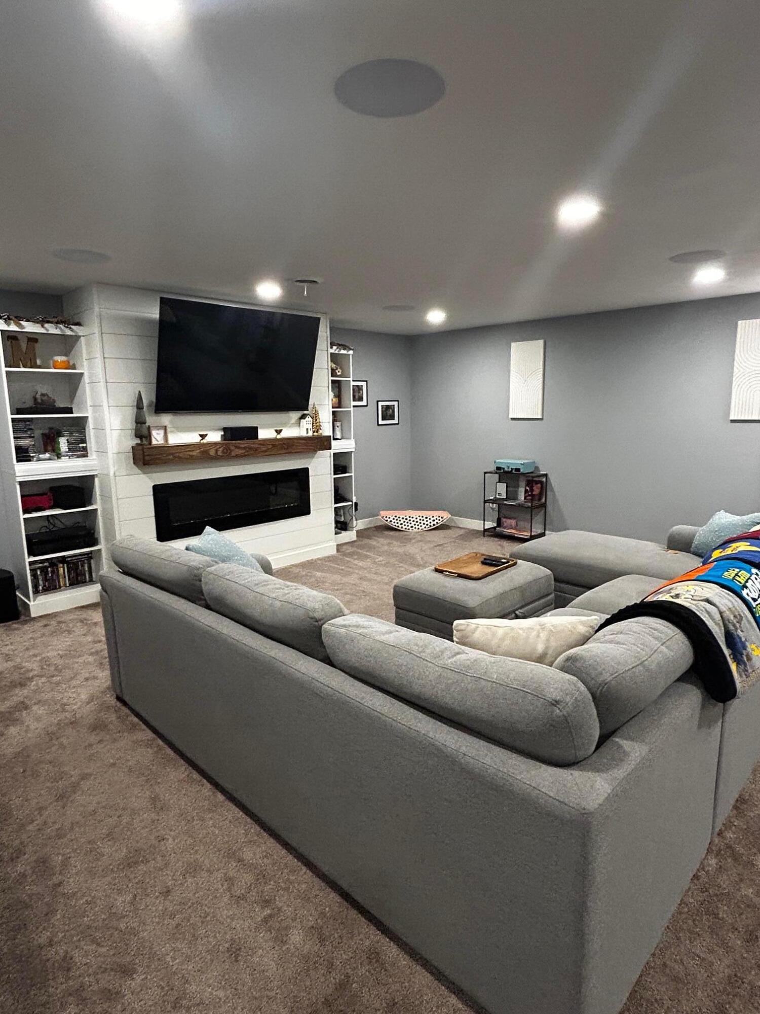 1528 Country Dr