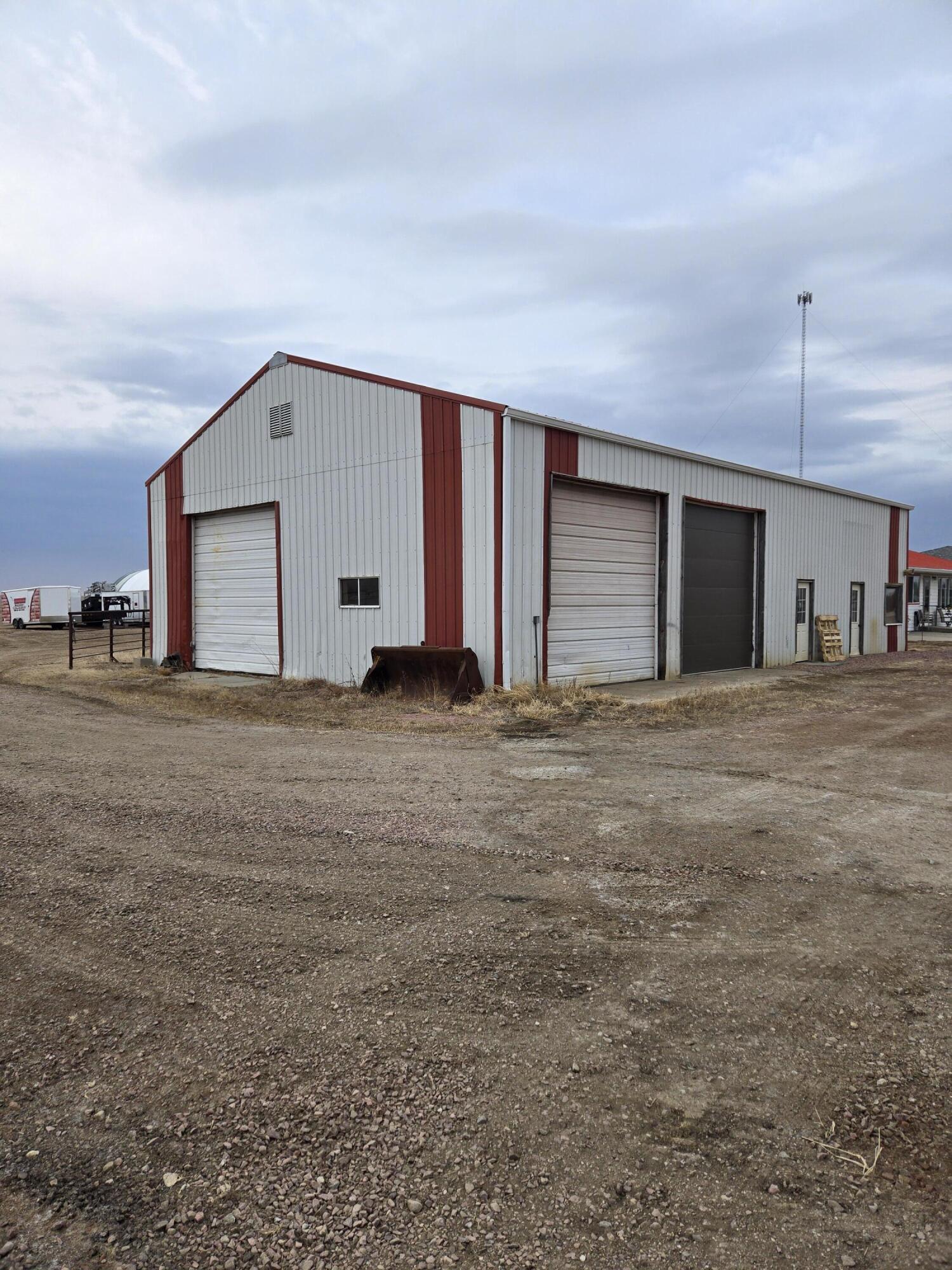 26489-493 Hwy 37
