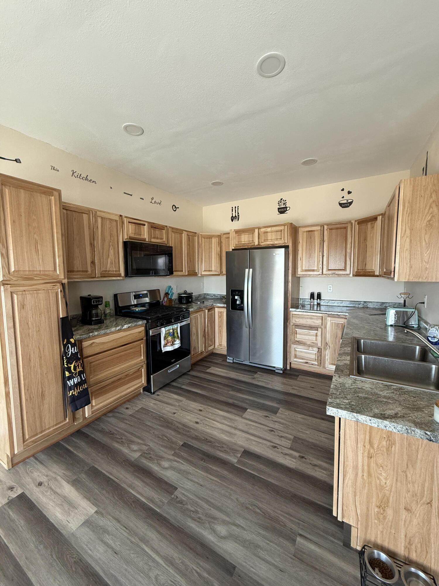 26489-493 Hwy 37