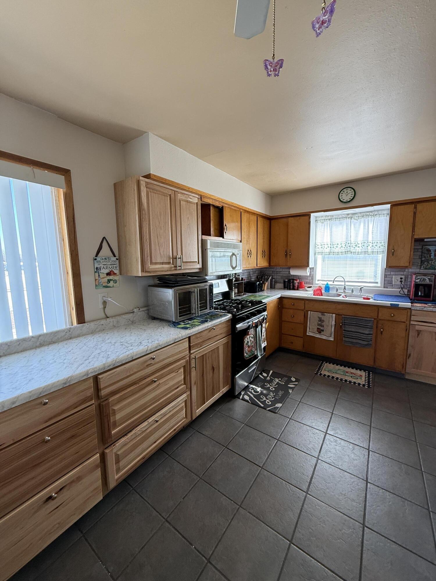 26489-493 Hwy 37