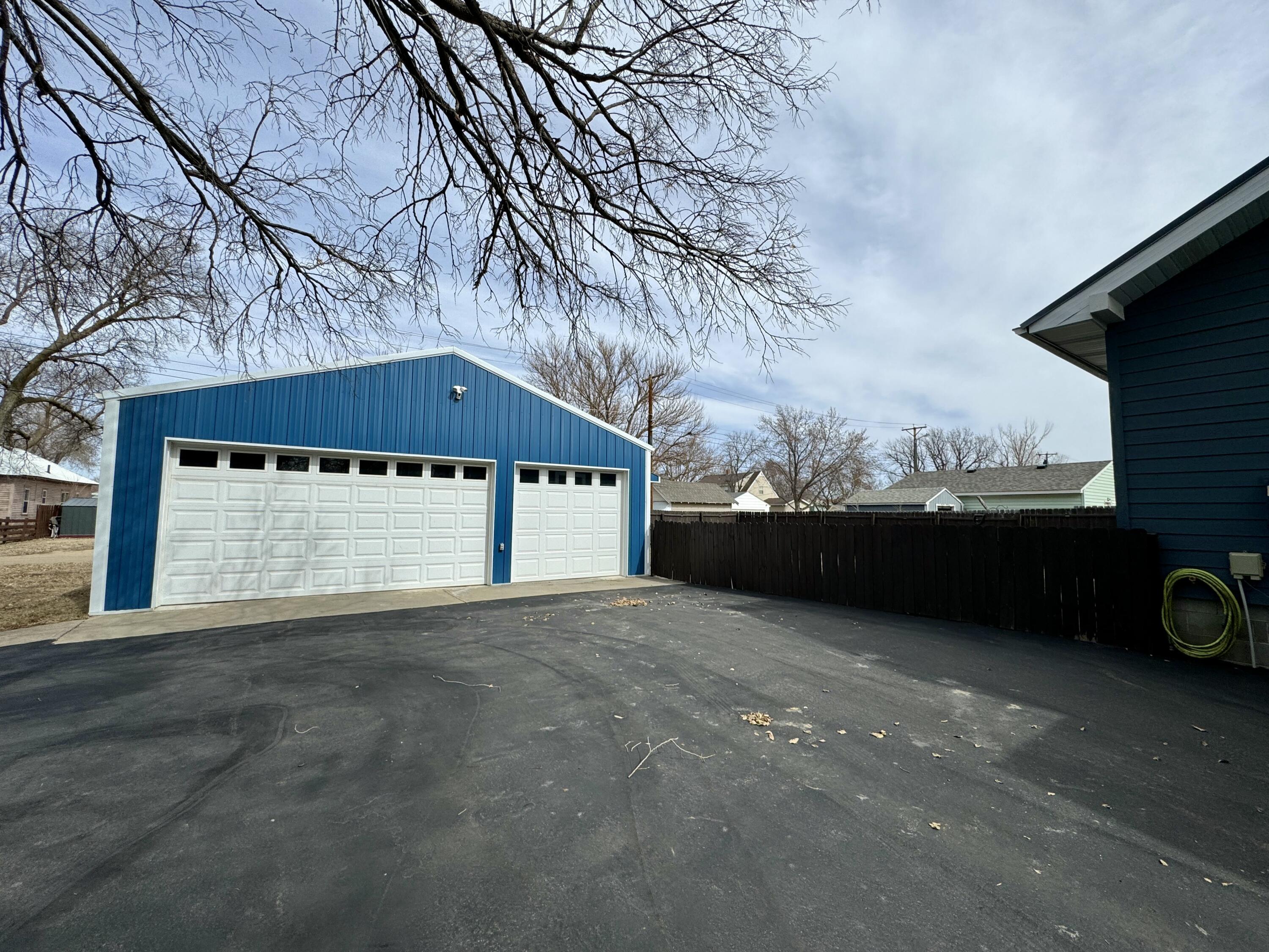 708 E Hanson