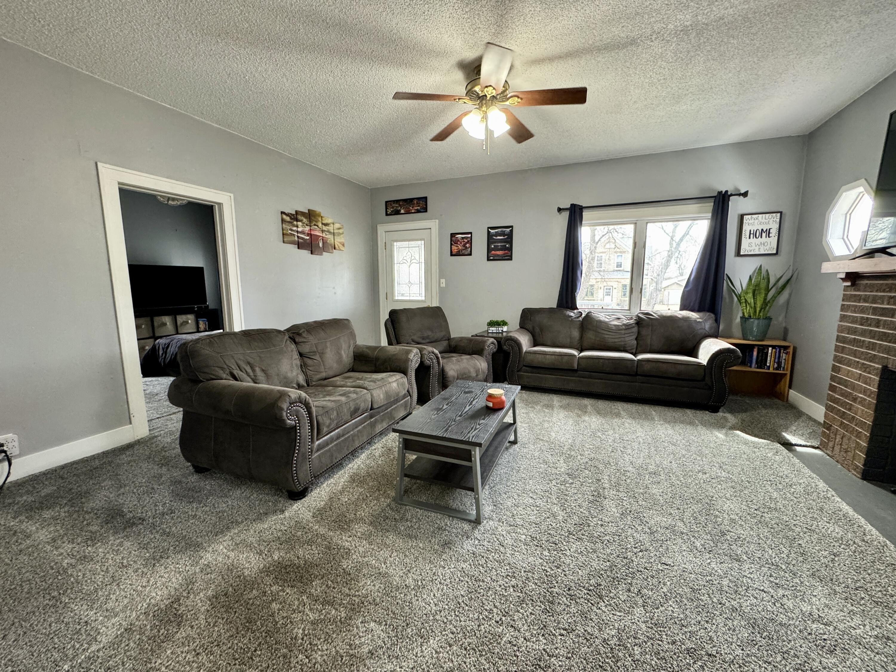 708 E Hanson