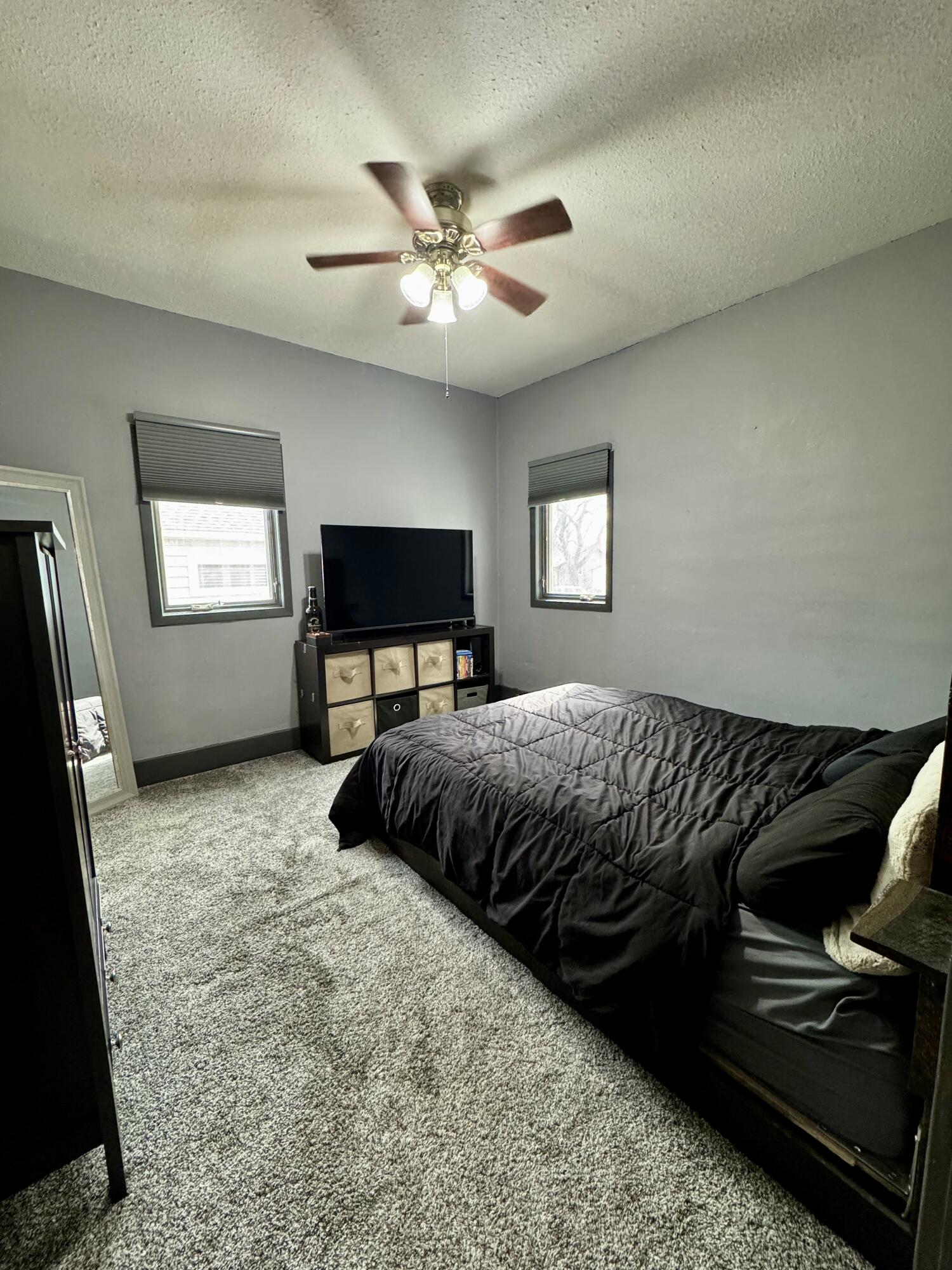 708 E Hanson