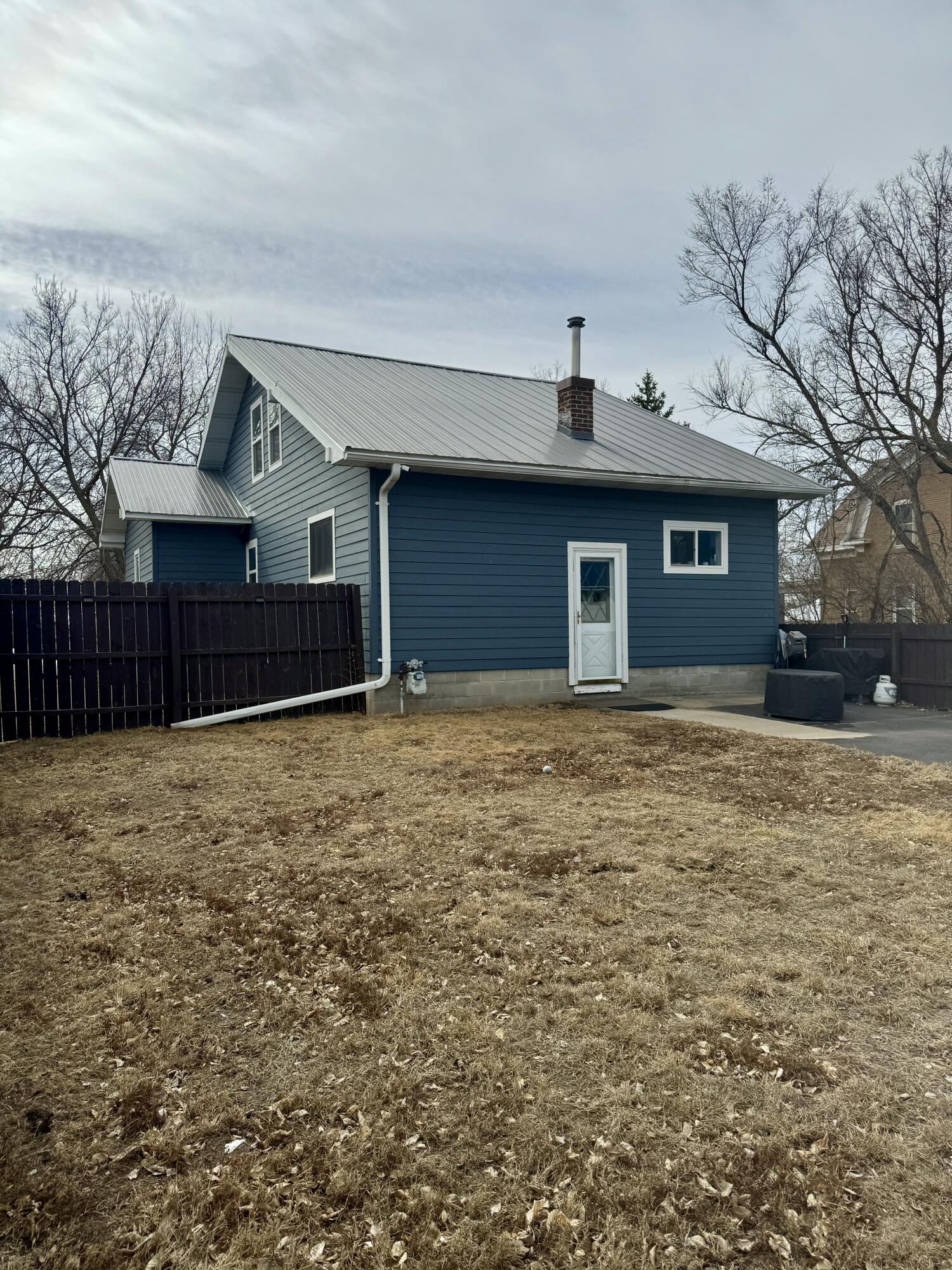 708 E Hanson