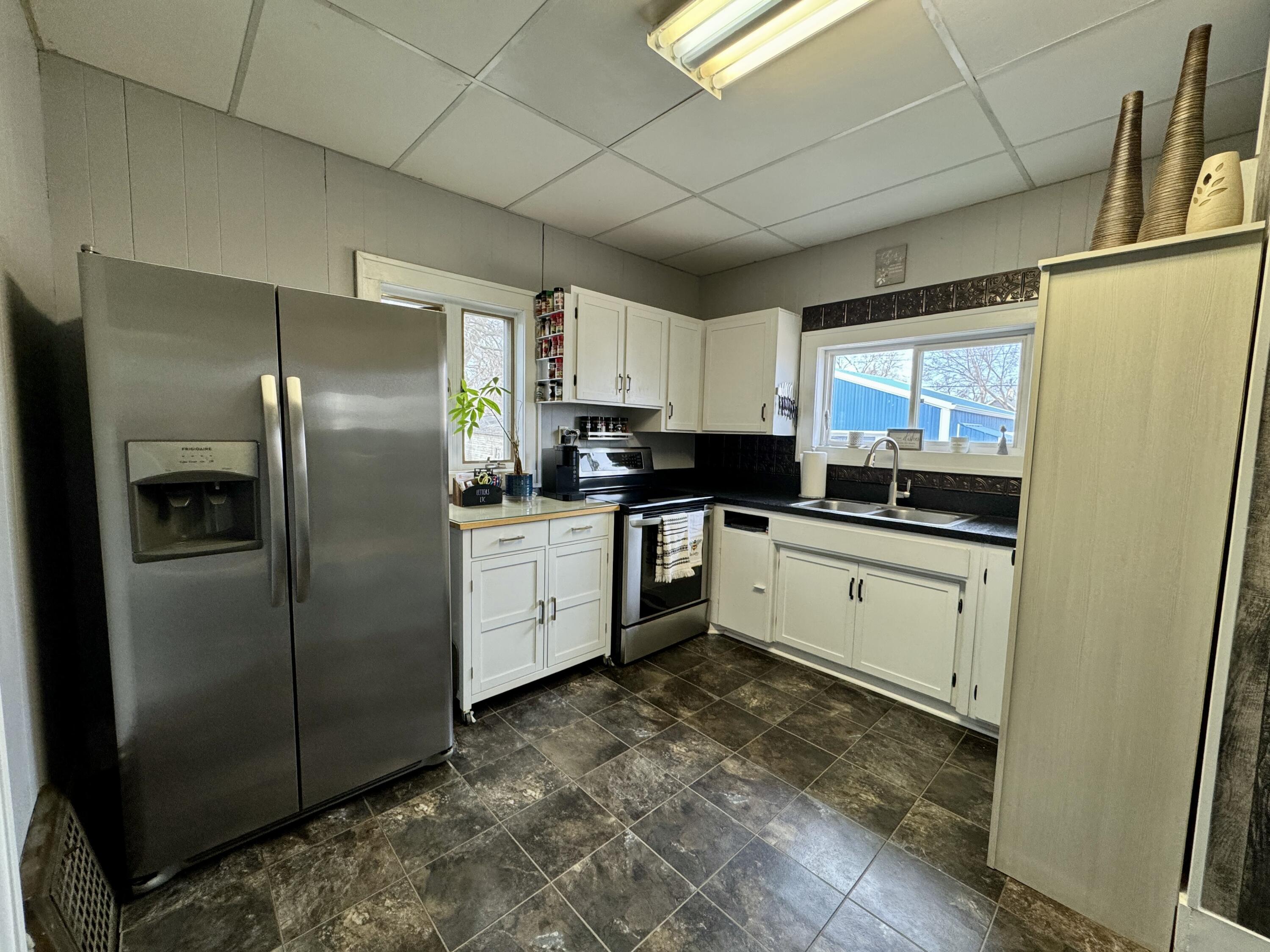 708 E Hanson
