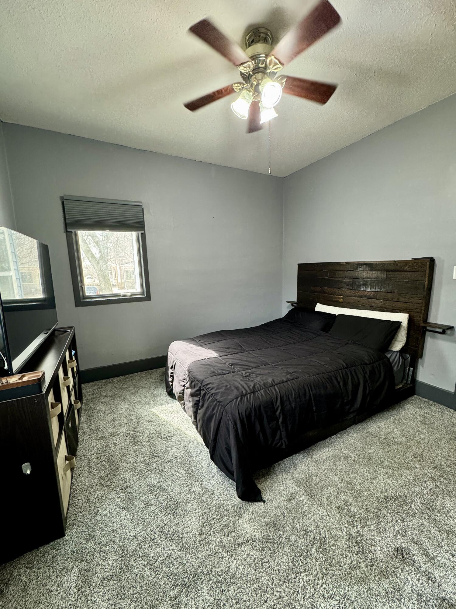 708 E Hanson