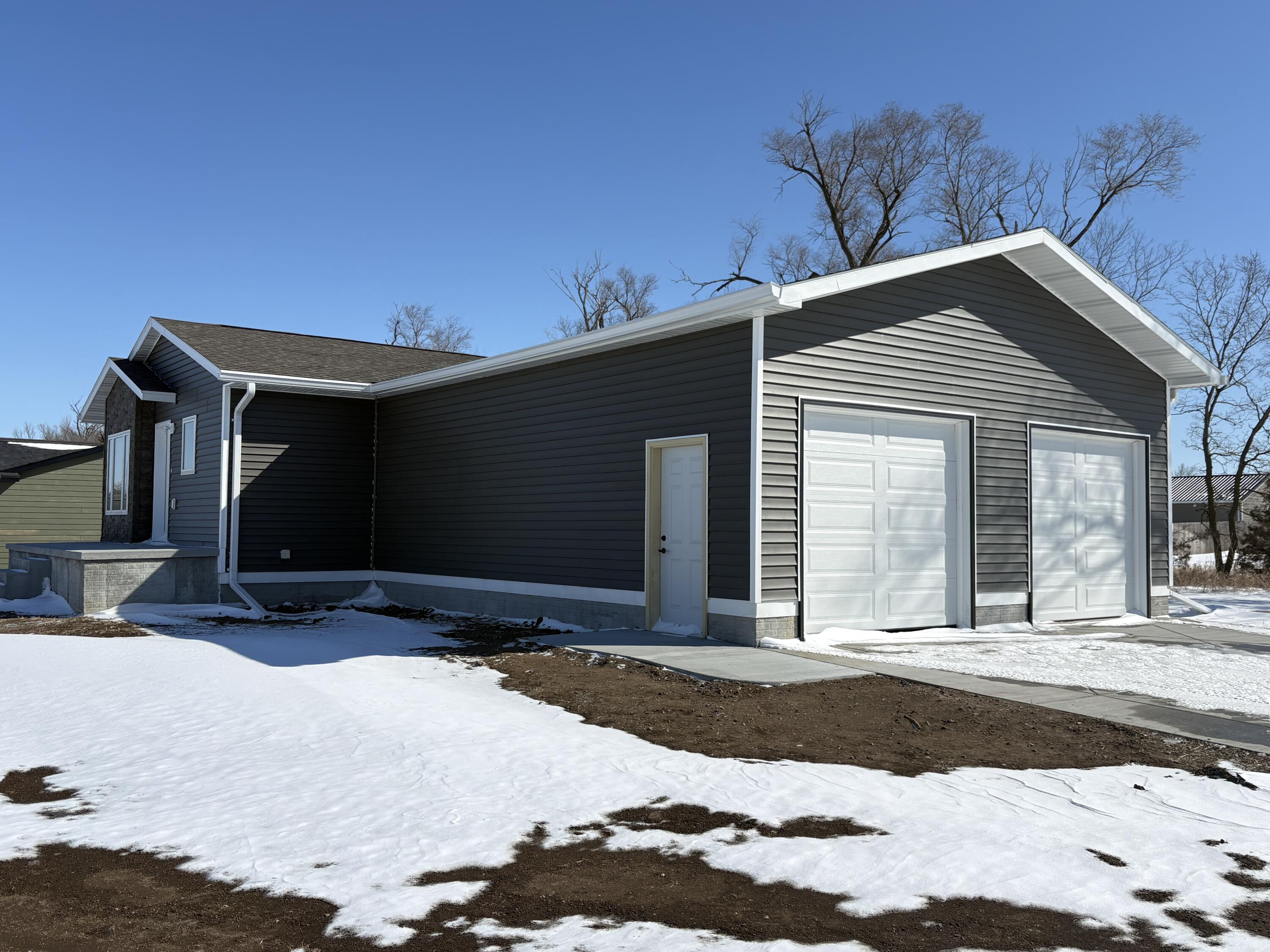 1152 Woods Cir