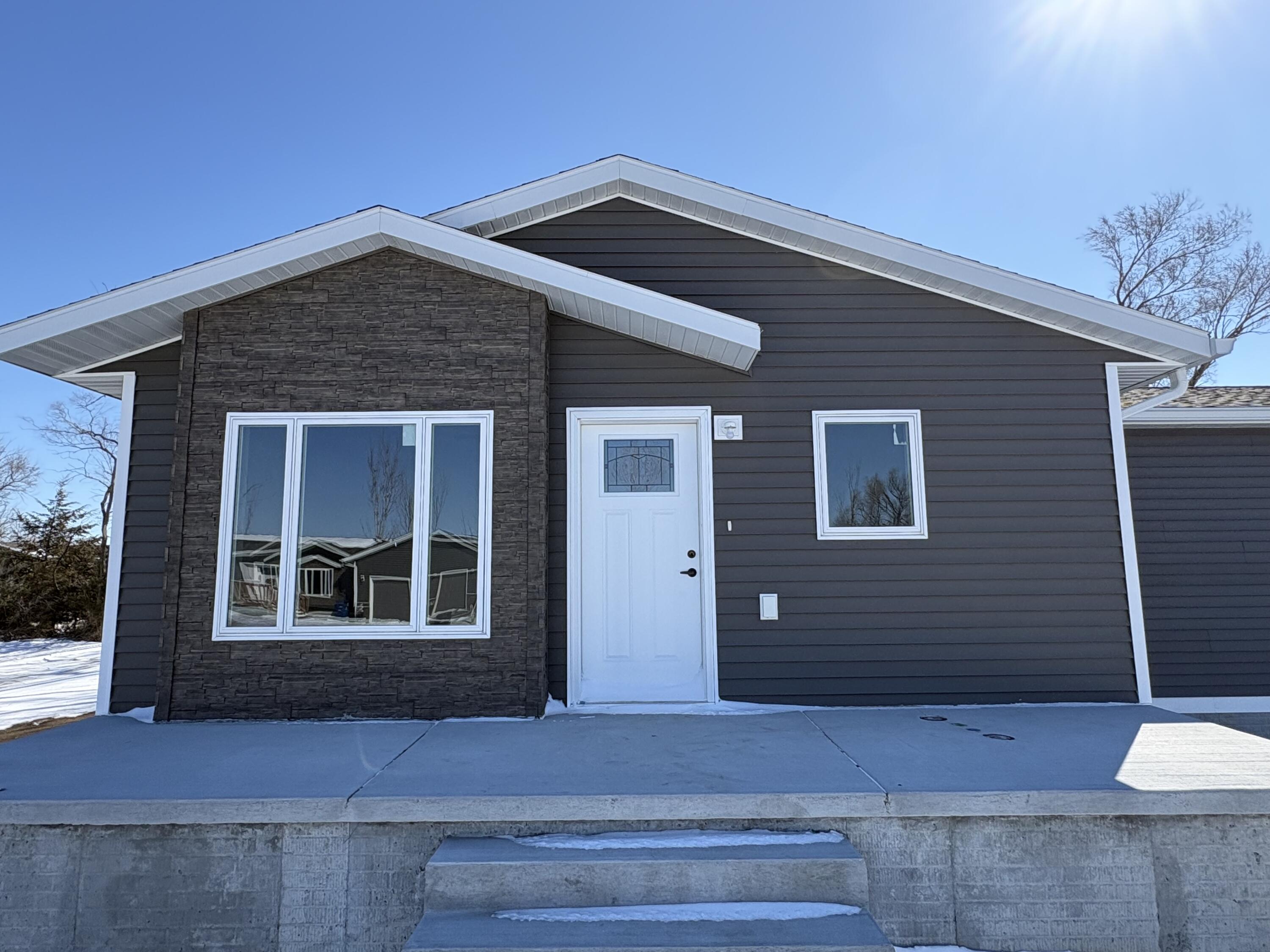 1152 Woods Cir