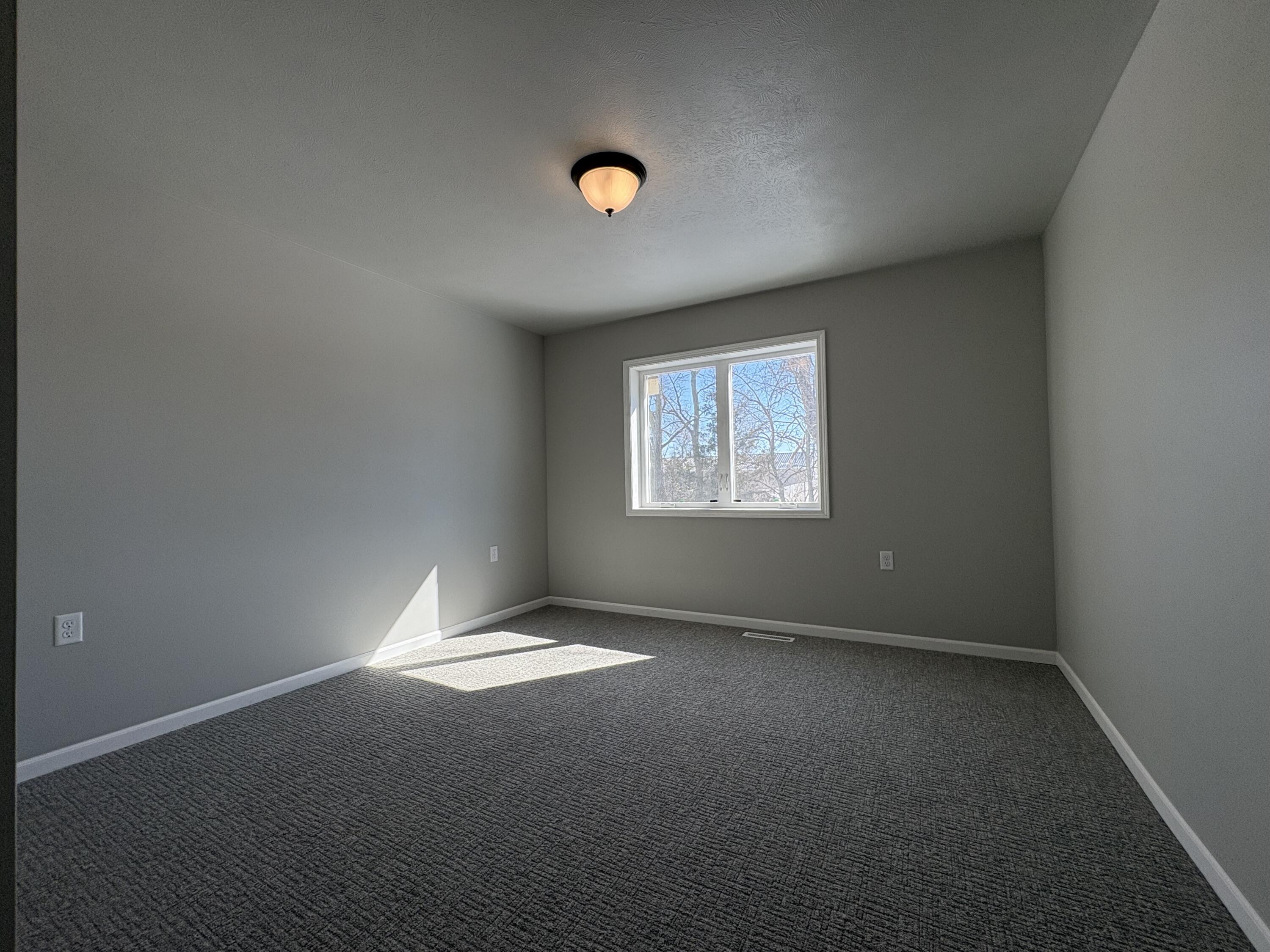1152 Woods Cir