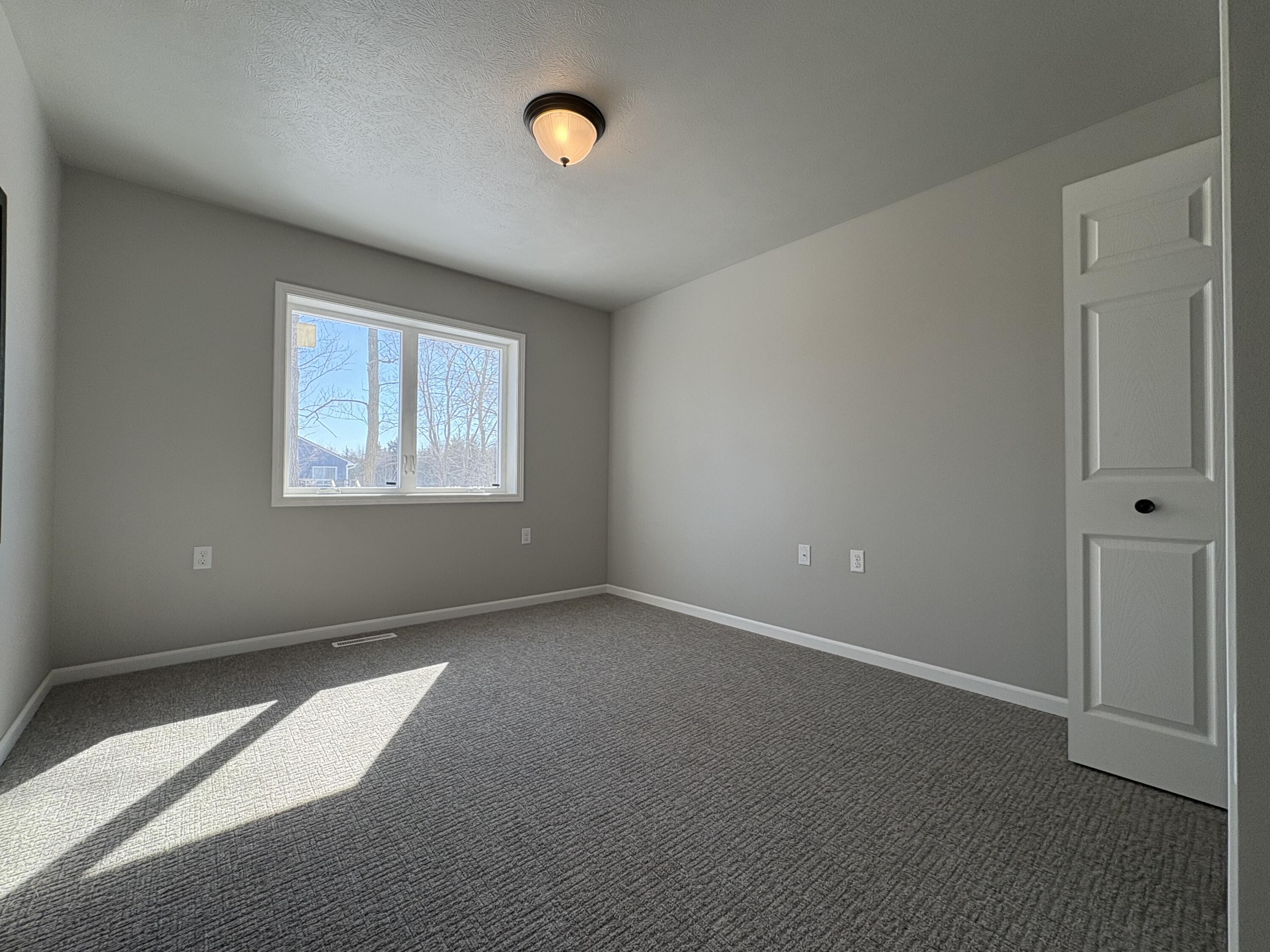 1152 Woods Cir