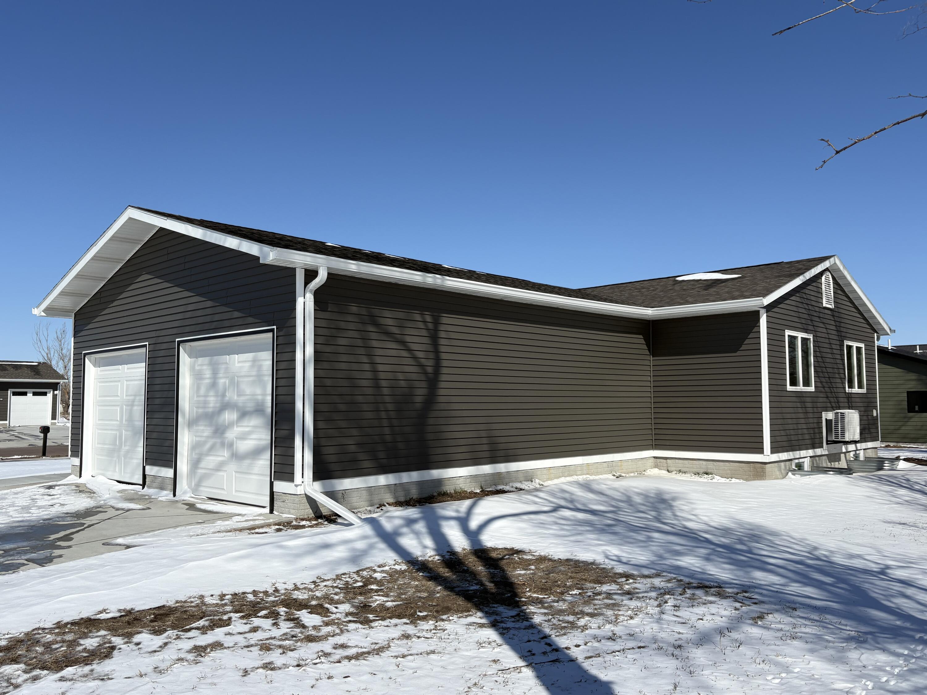 1152 Woods Cir