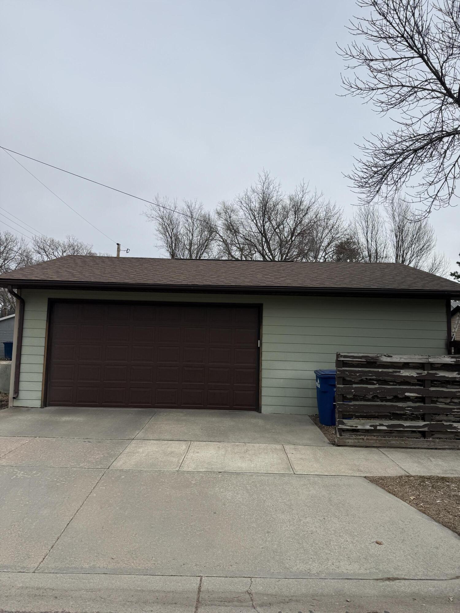 220 W 10th Ave