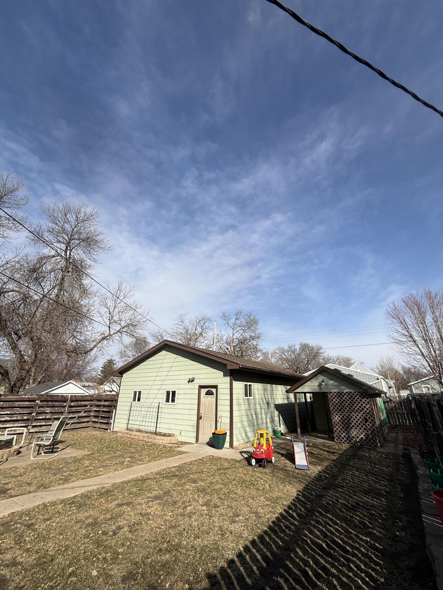 220 W 10th Ave