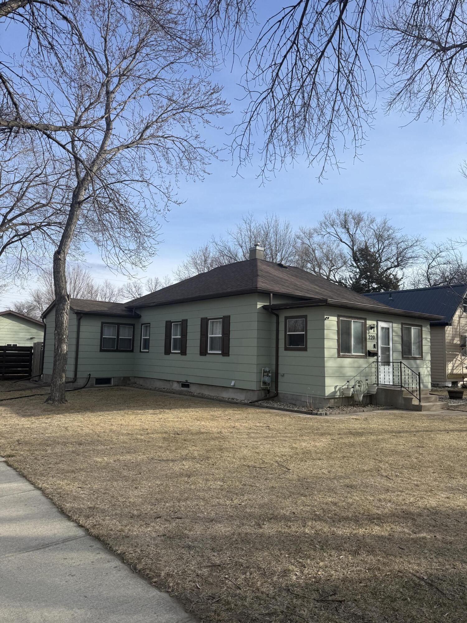 220 W 10th Ave