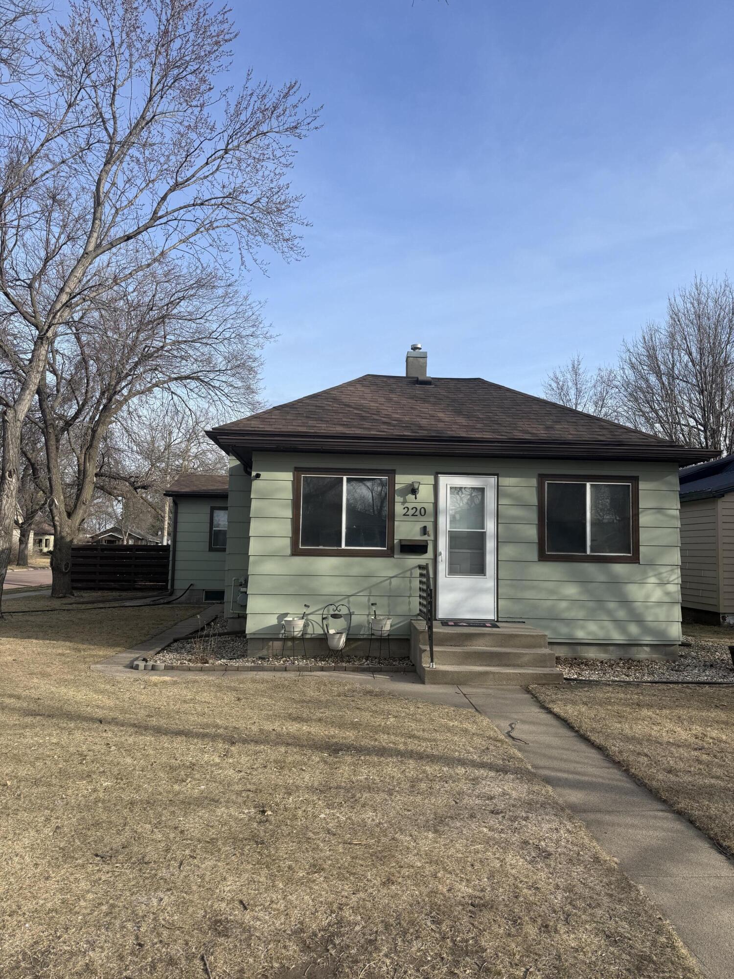 220 W 10th Ave