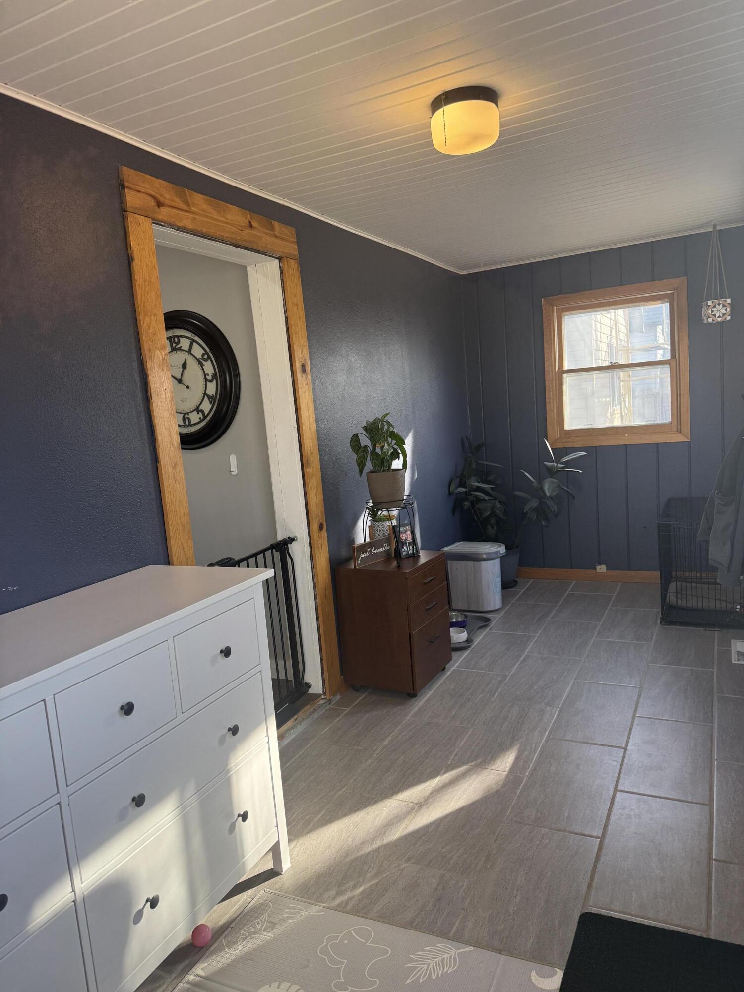 220 W 10th Ave