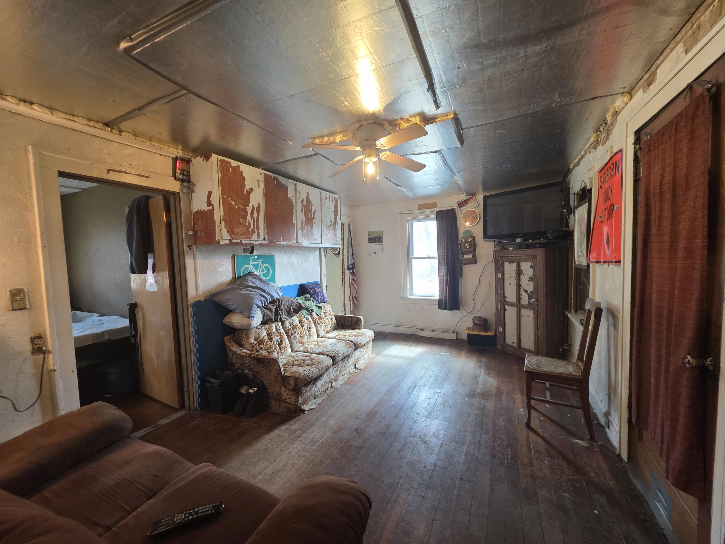 116 N Ohlman St