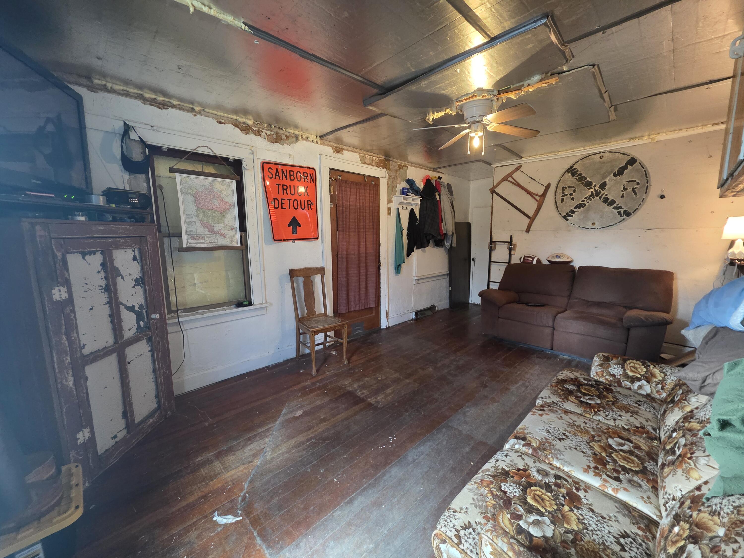 116 N Ohlman St