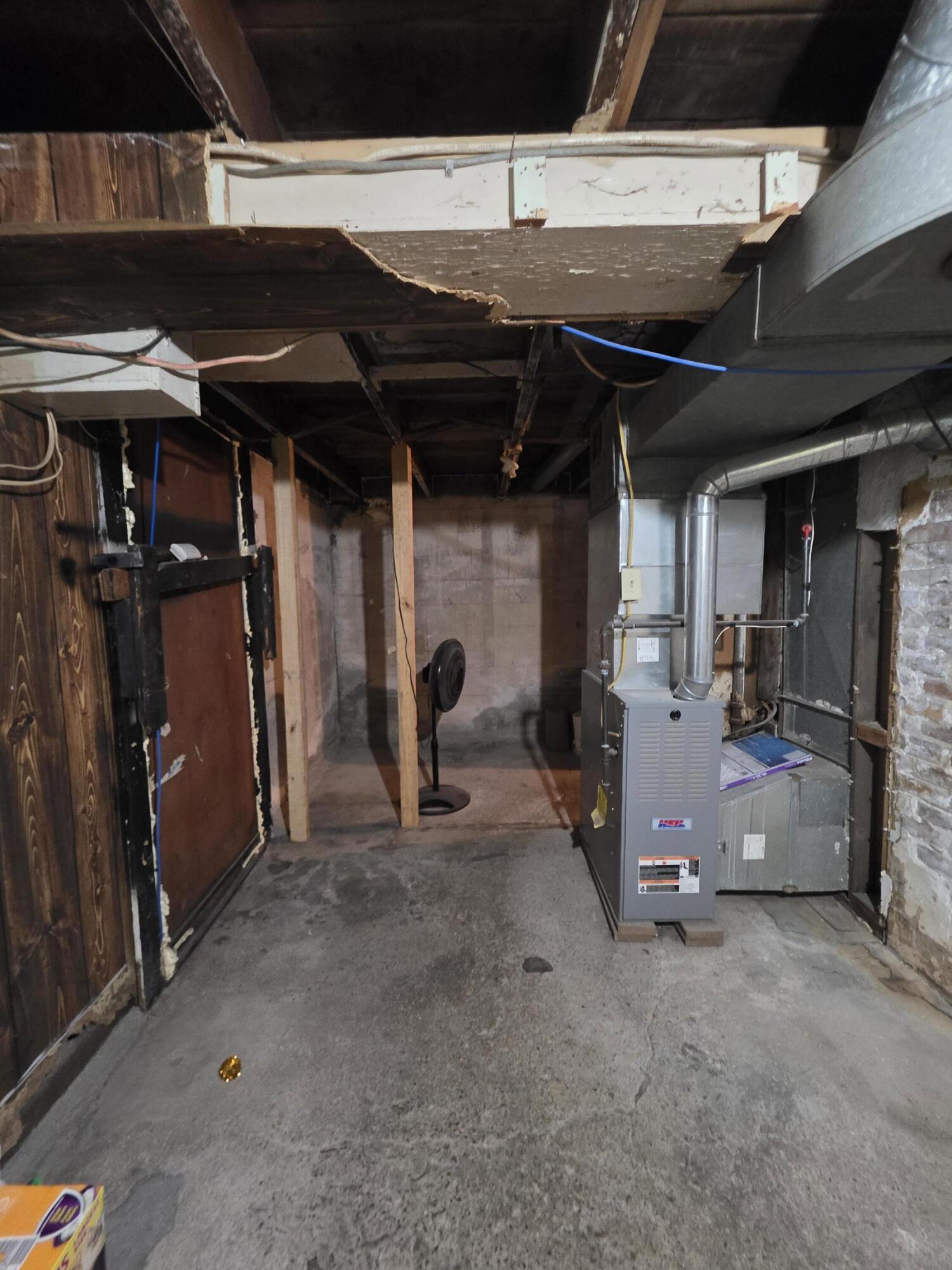 116 N Ohlman St