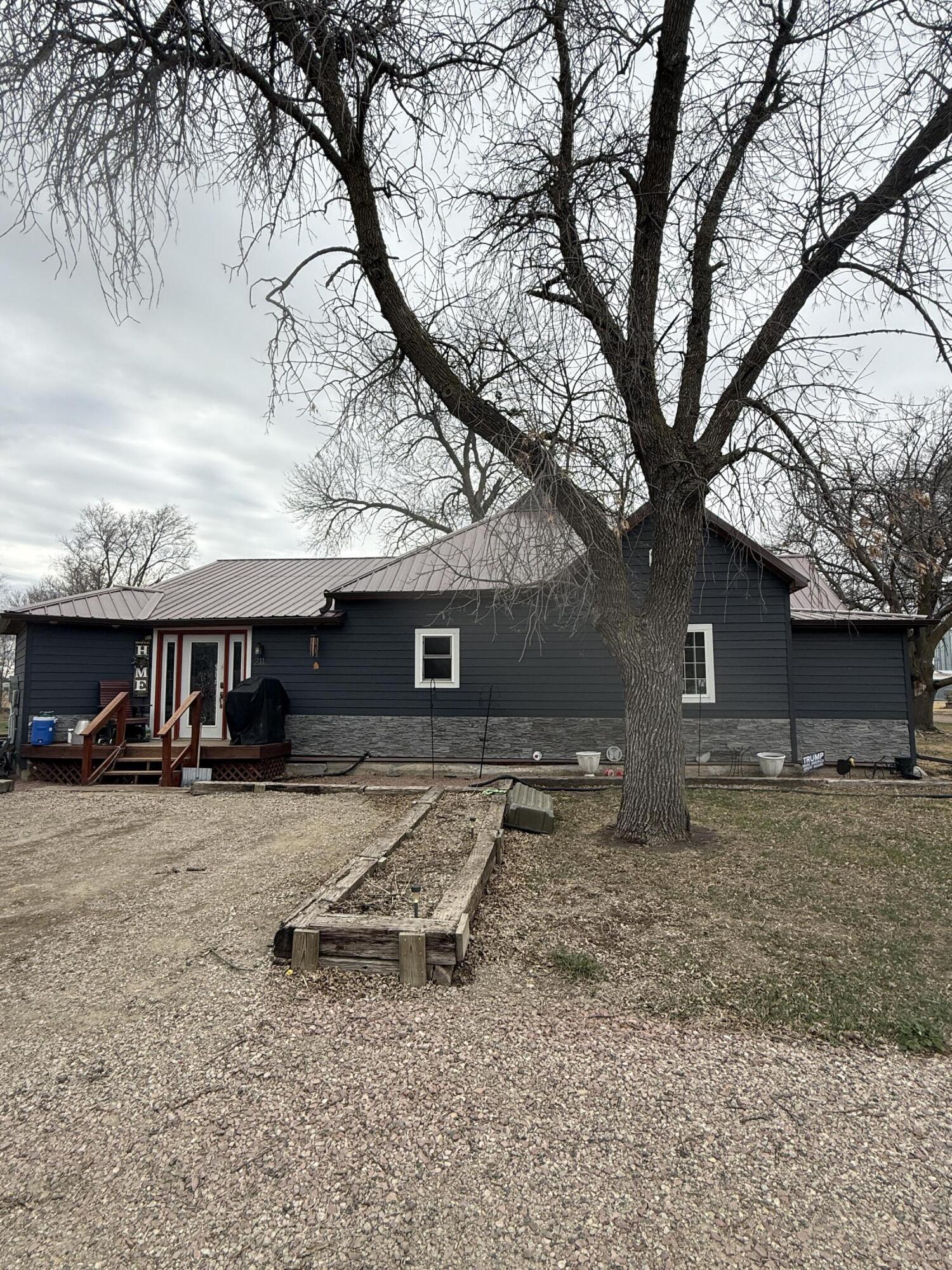 211 S 2nd Ave