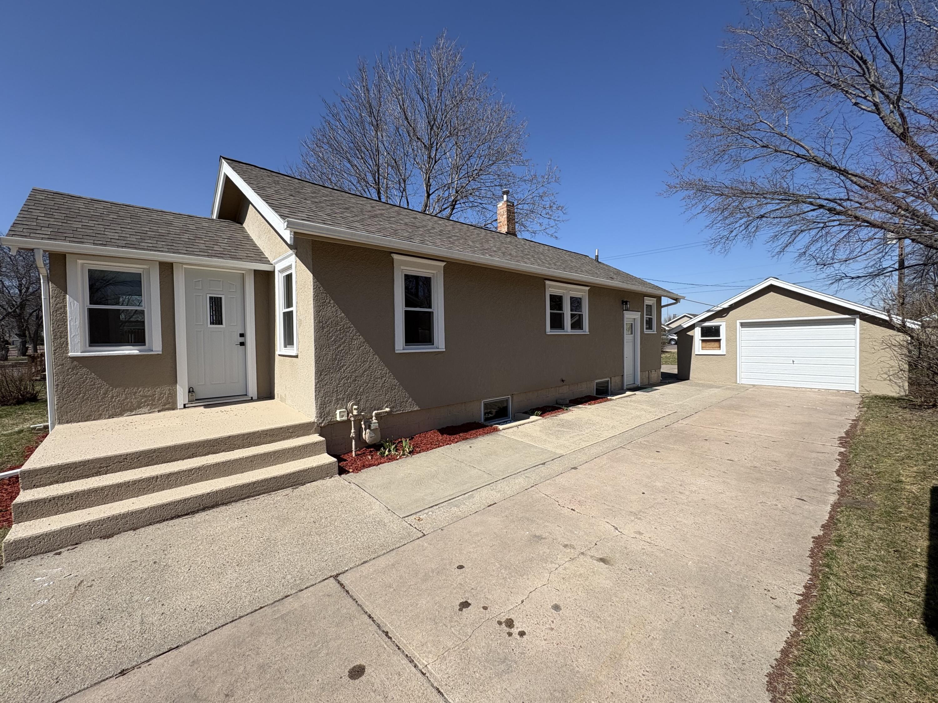 318 W 12th Ave