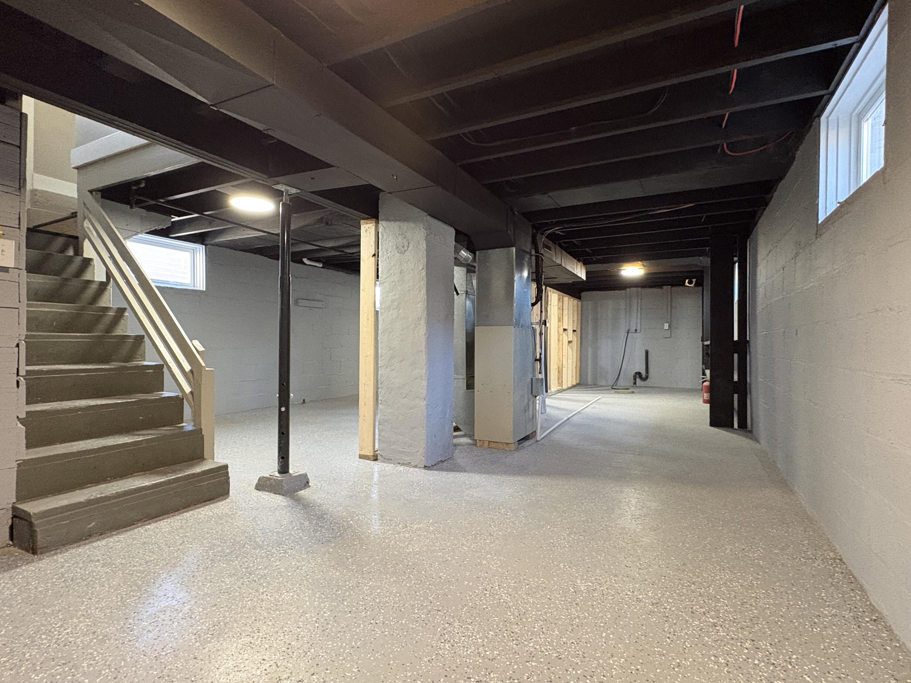 318 W 12th Ave