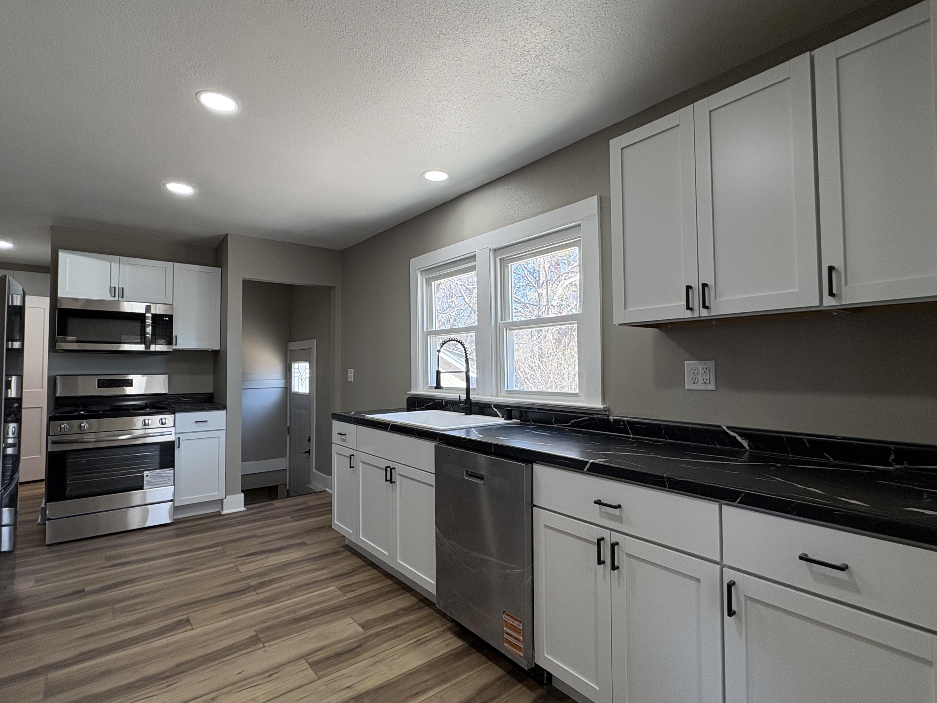 318 W 12th Ave