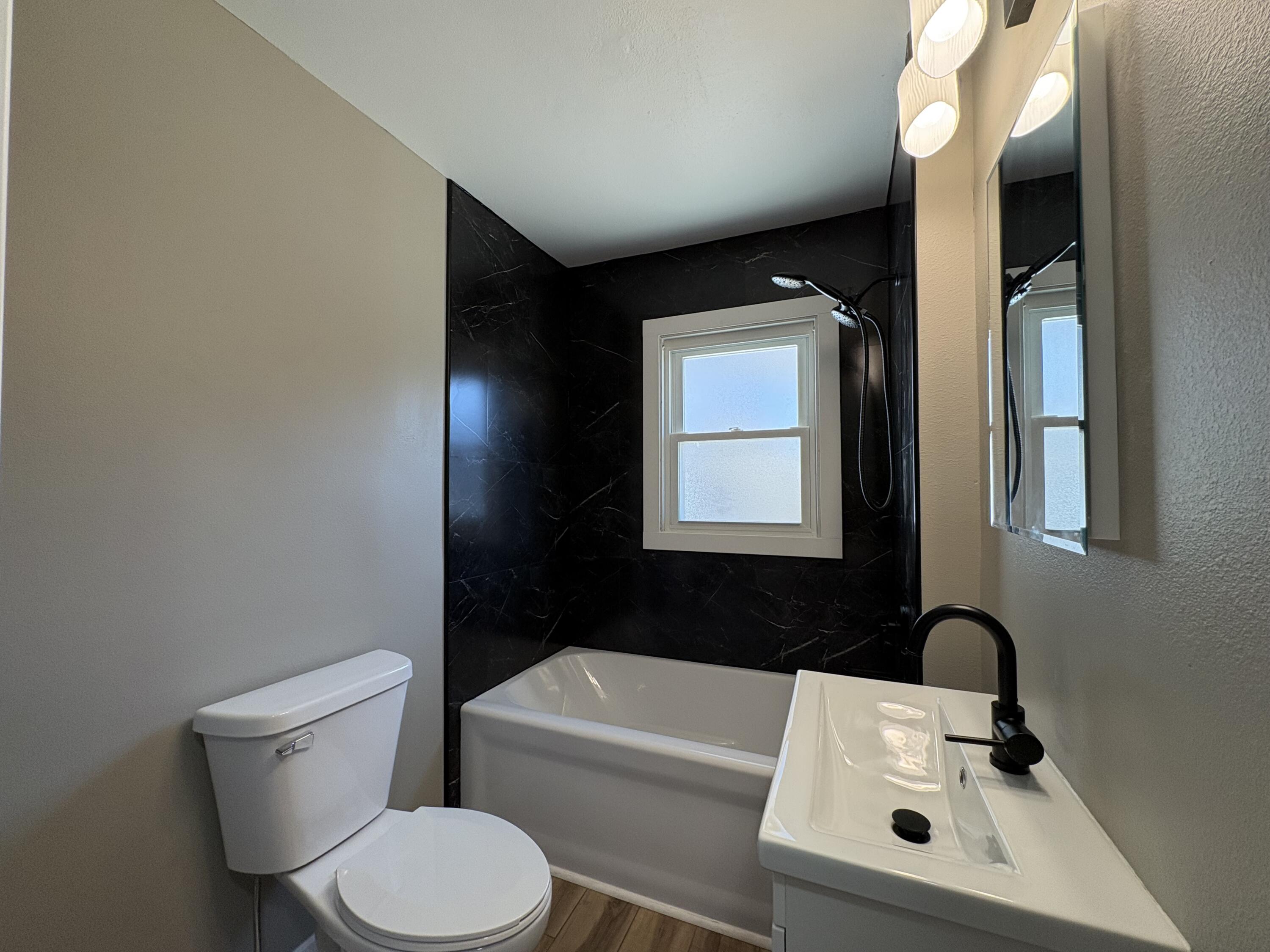 318 W 12th Ave