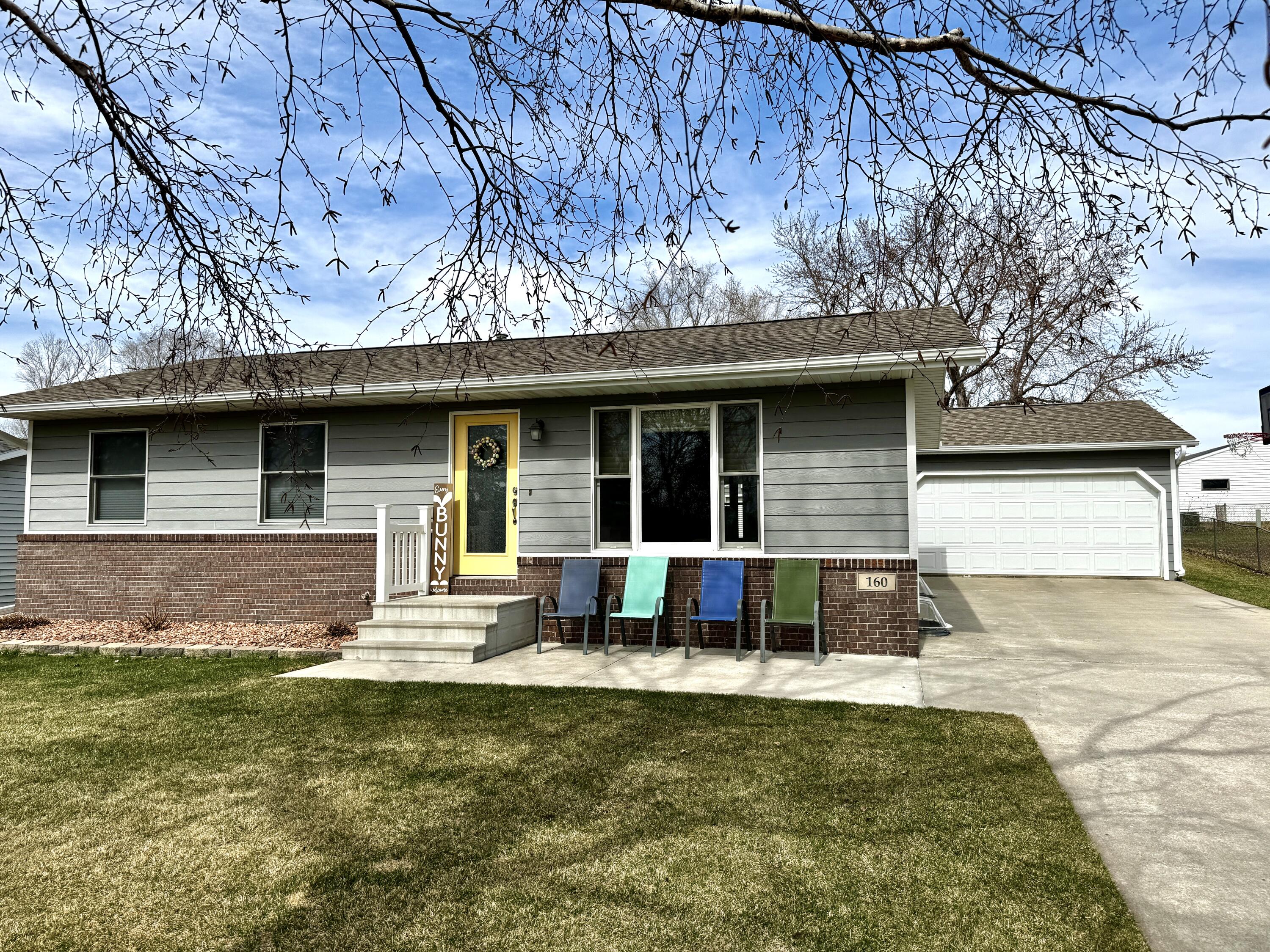 160 S Harmon Dr