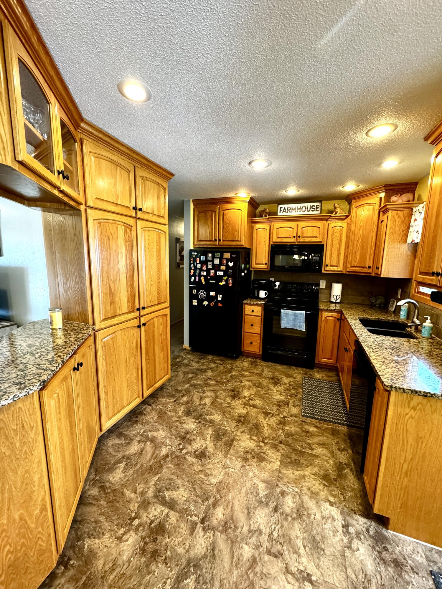 160 S Harmon Dr