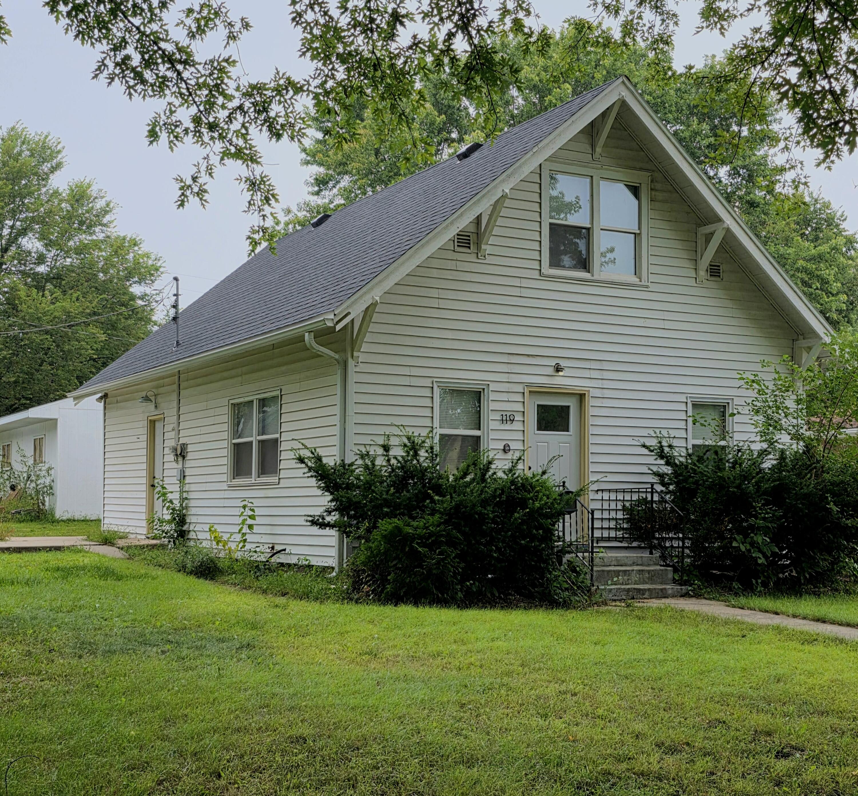 119 N Walnut St