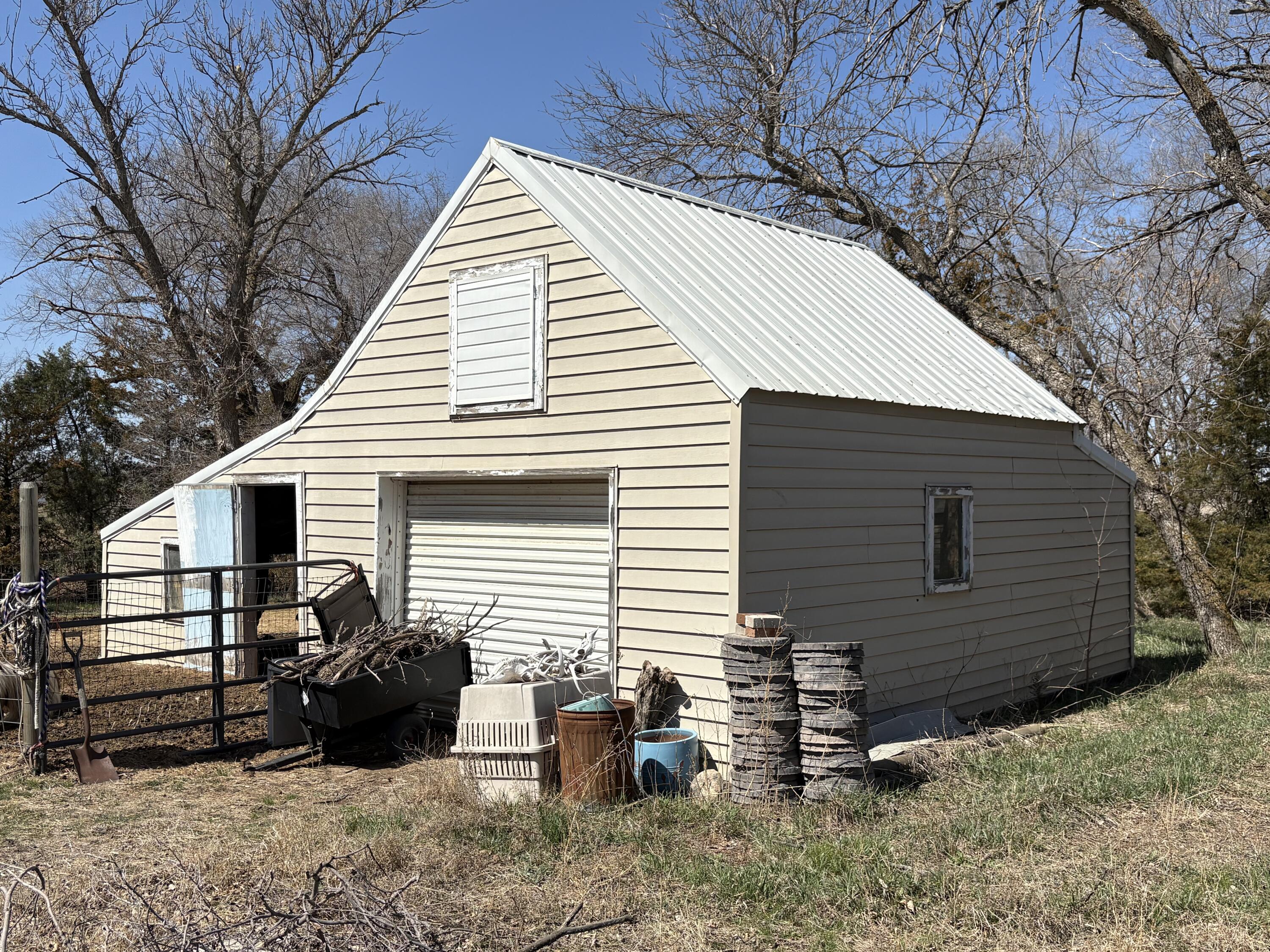 414 W Main St