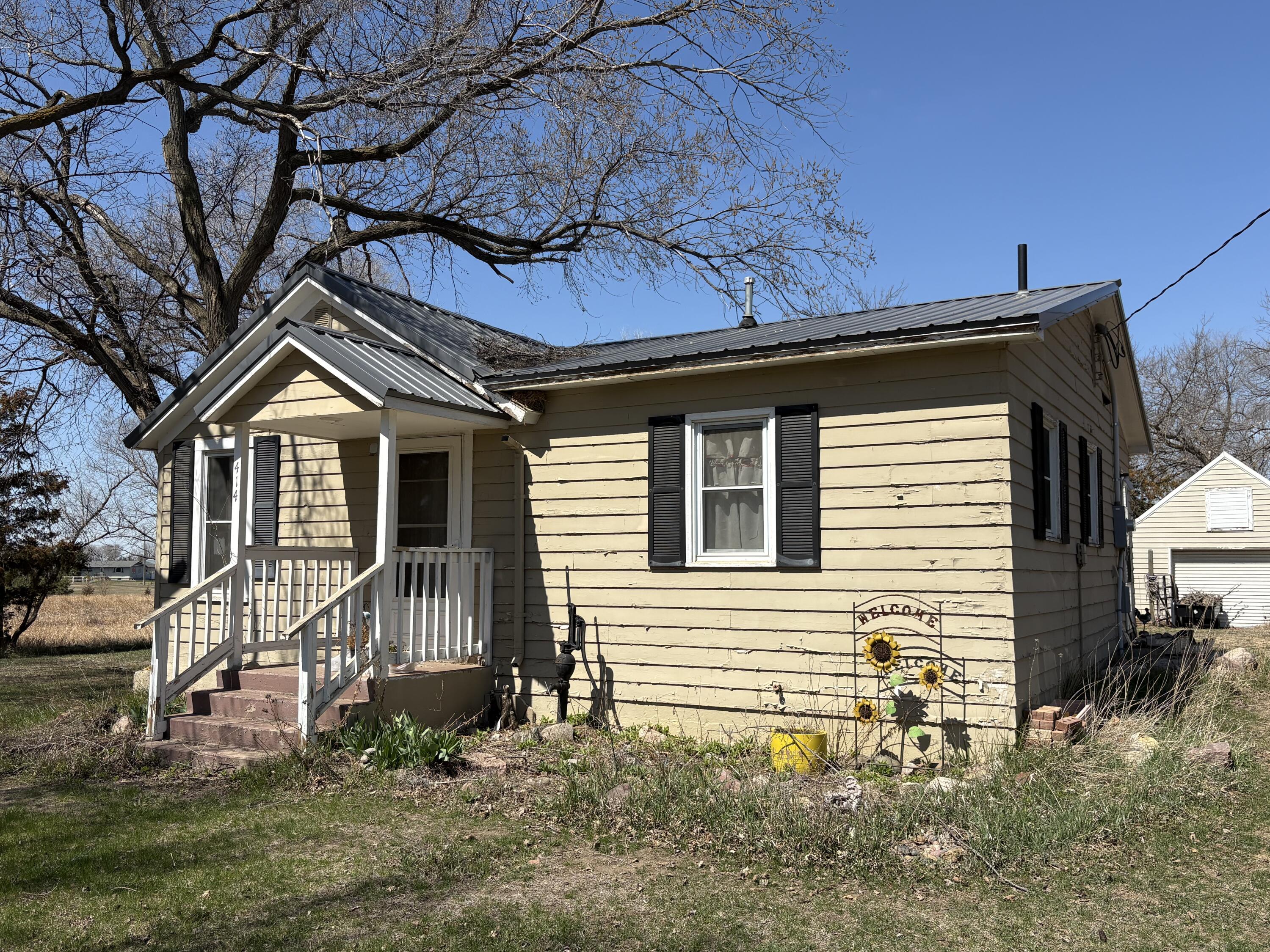 414 W Main St