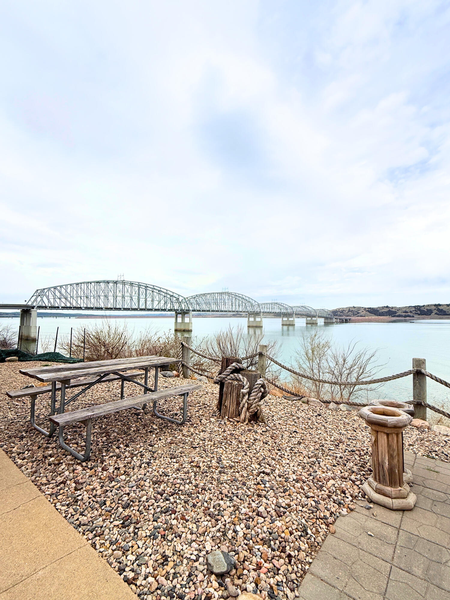 101 N River St
