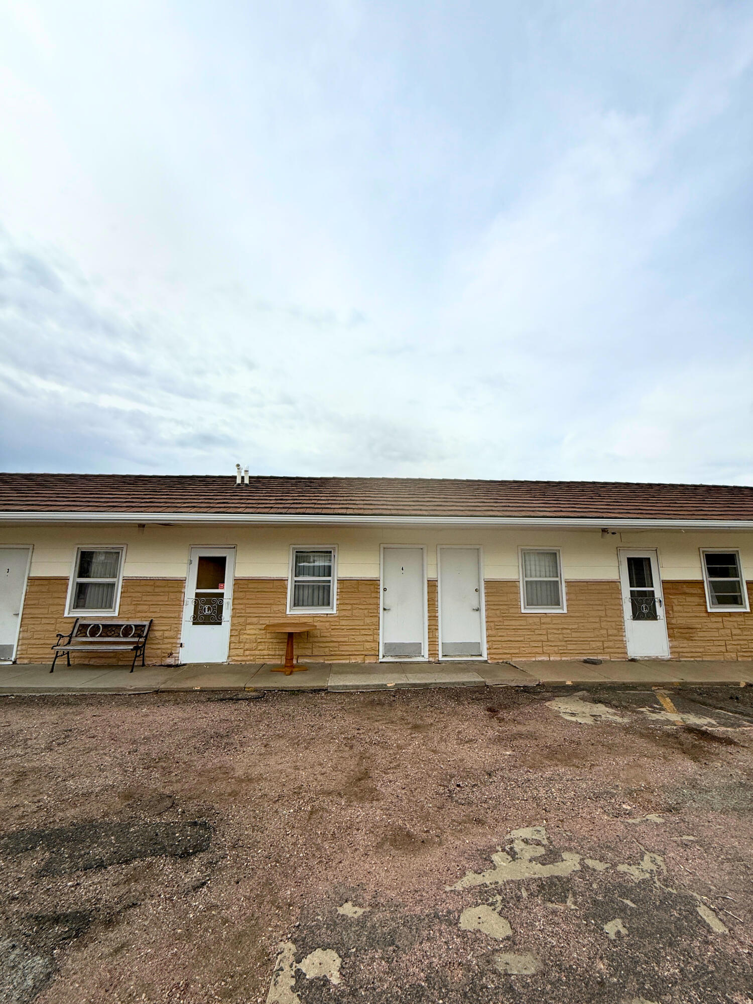 101 N River St