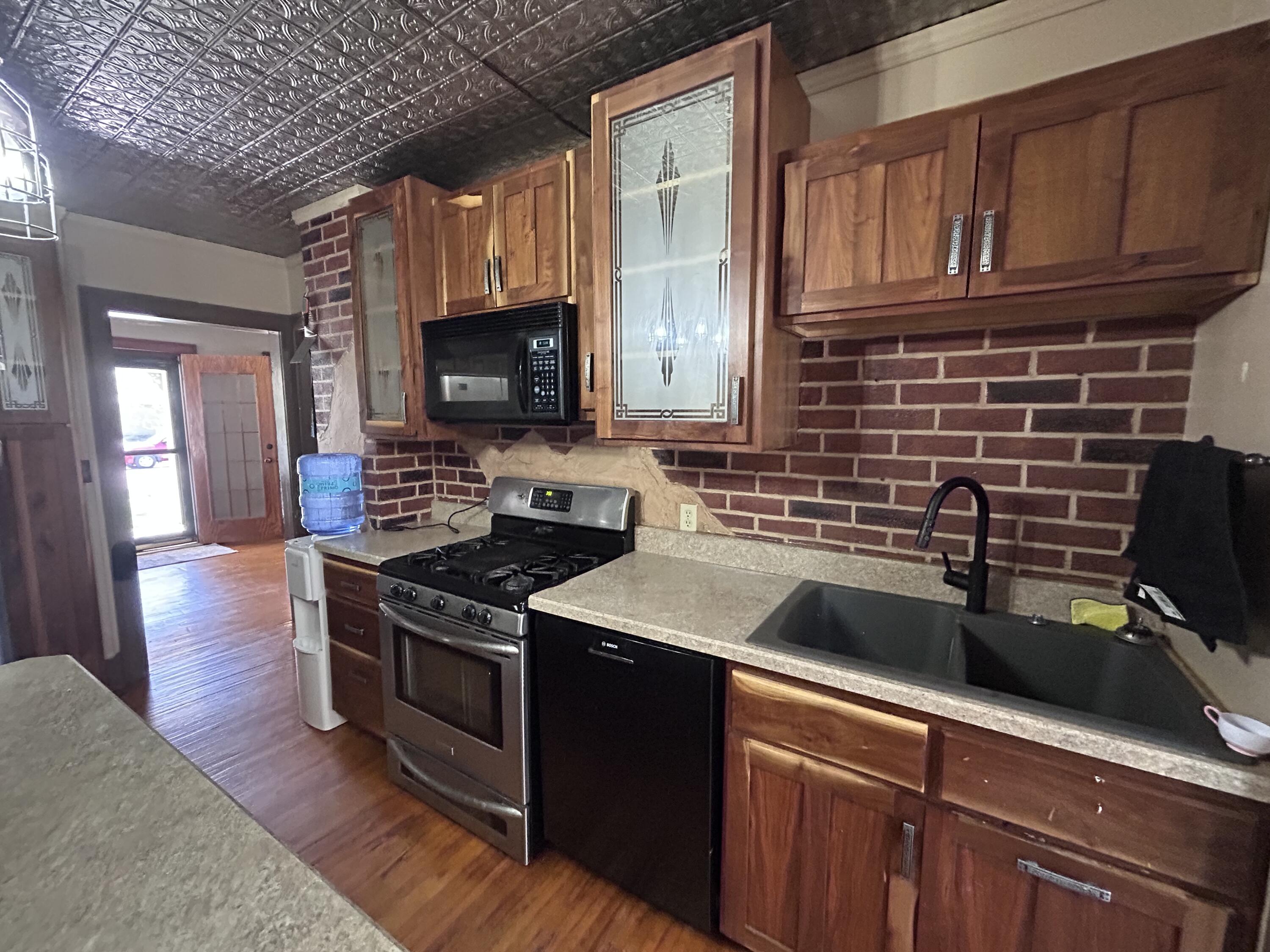 420 McCabe St