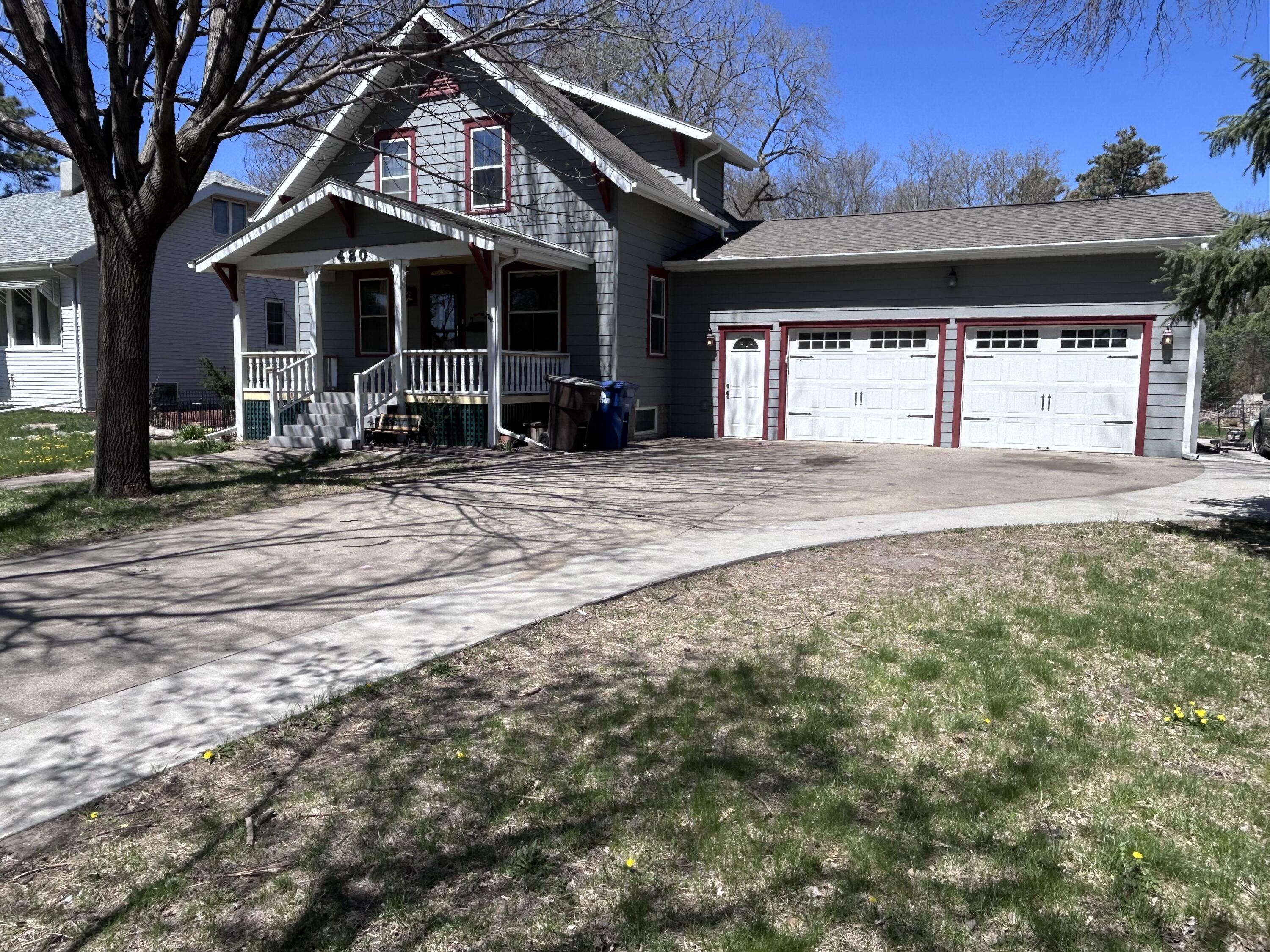 420 McCabe St