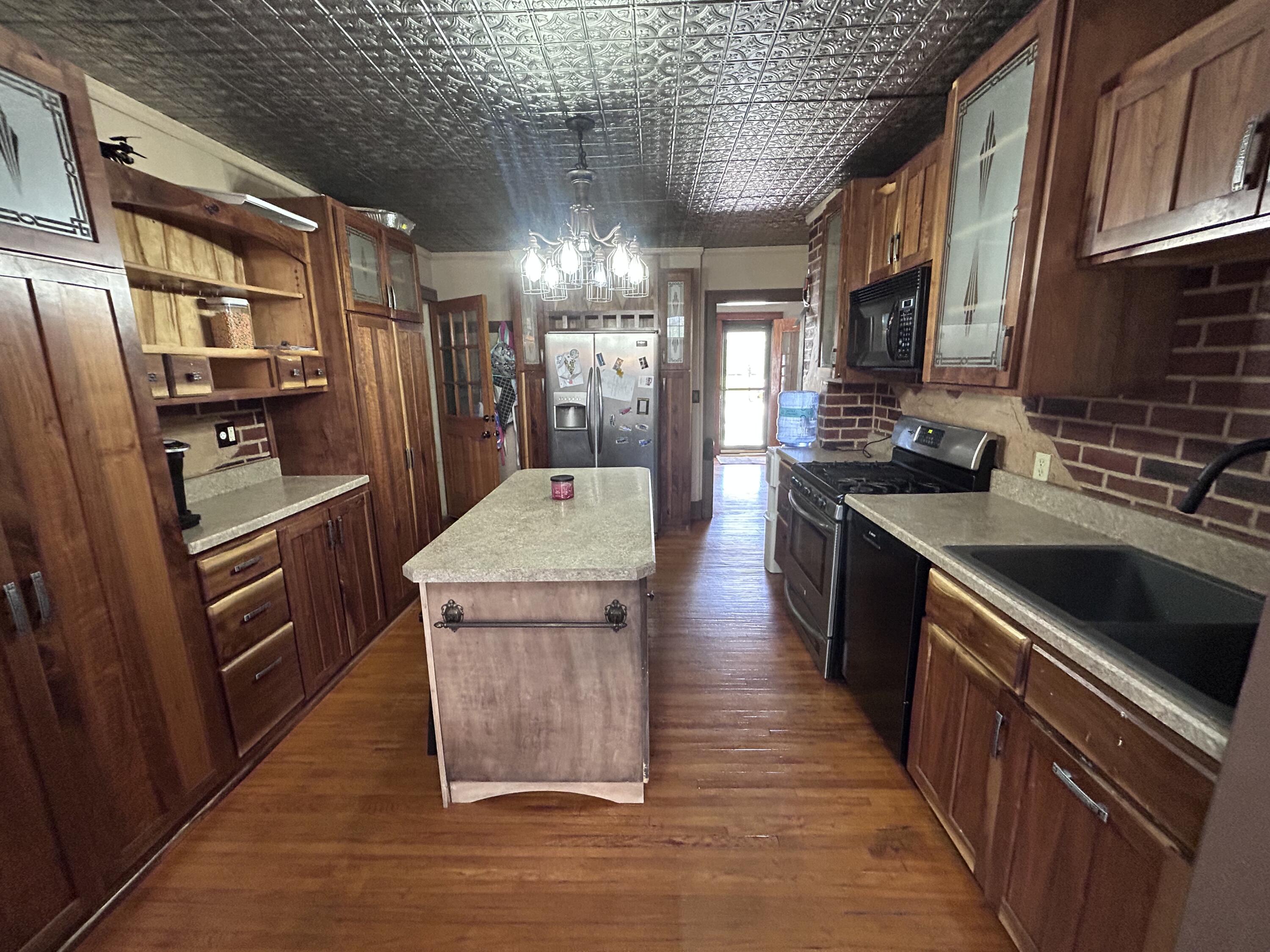 420 McCabe St