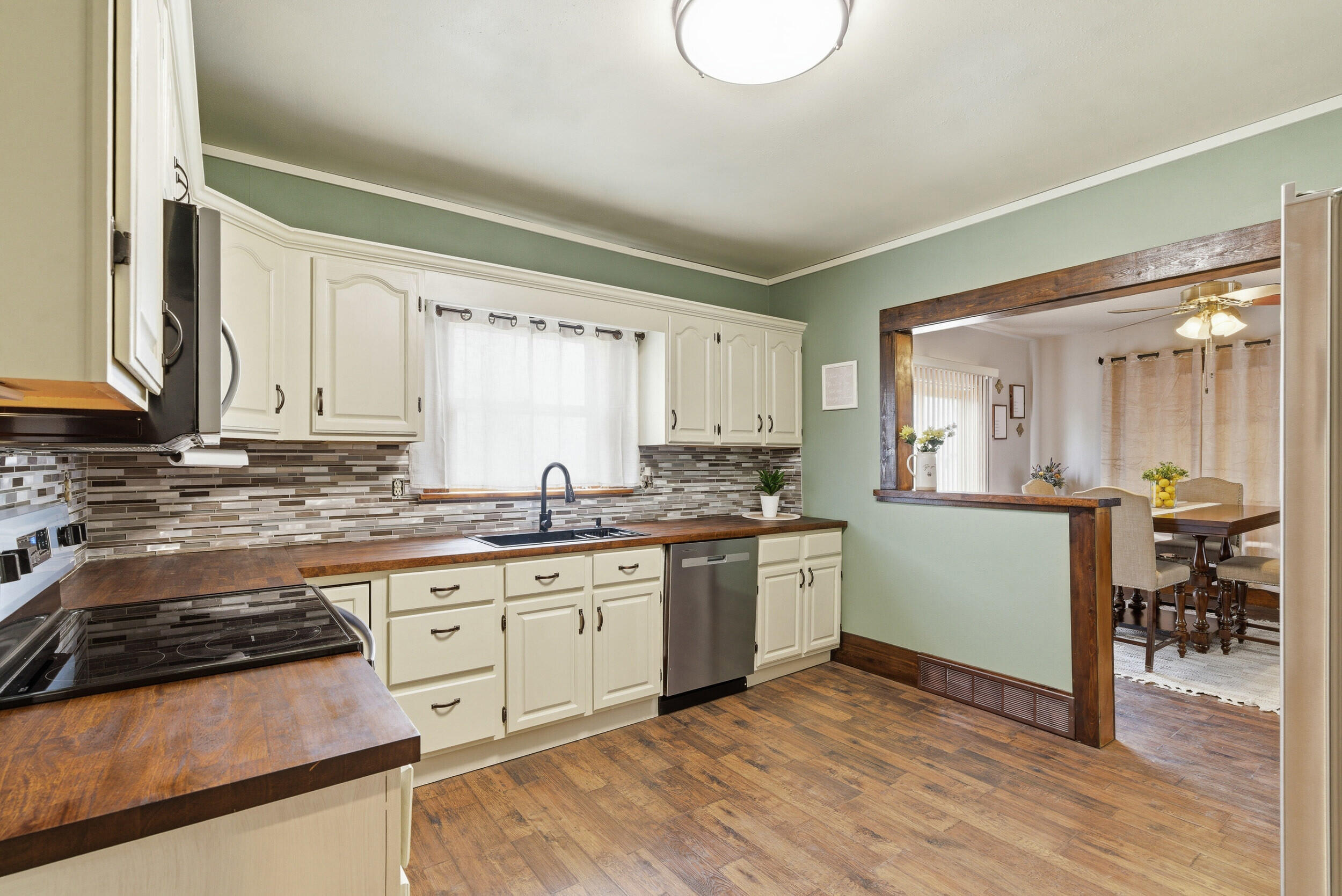217 E Main St